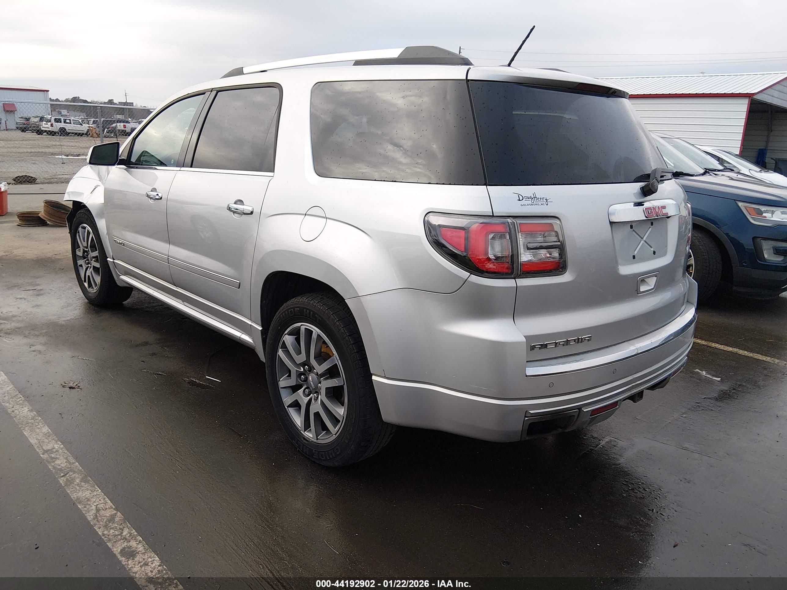 GMC ACADIA image 3