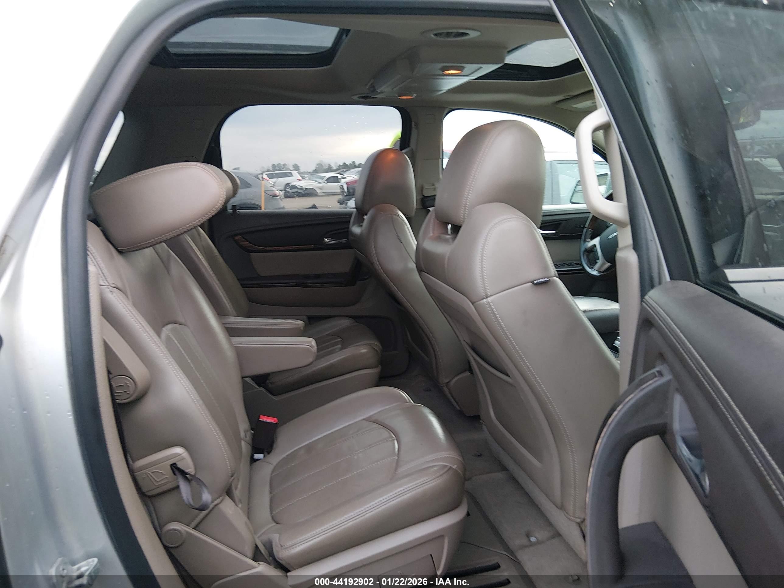 GMC ACADIA image 8