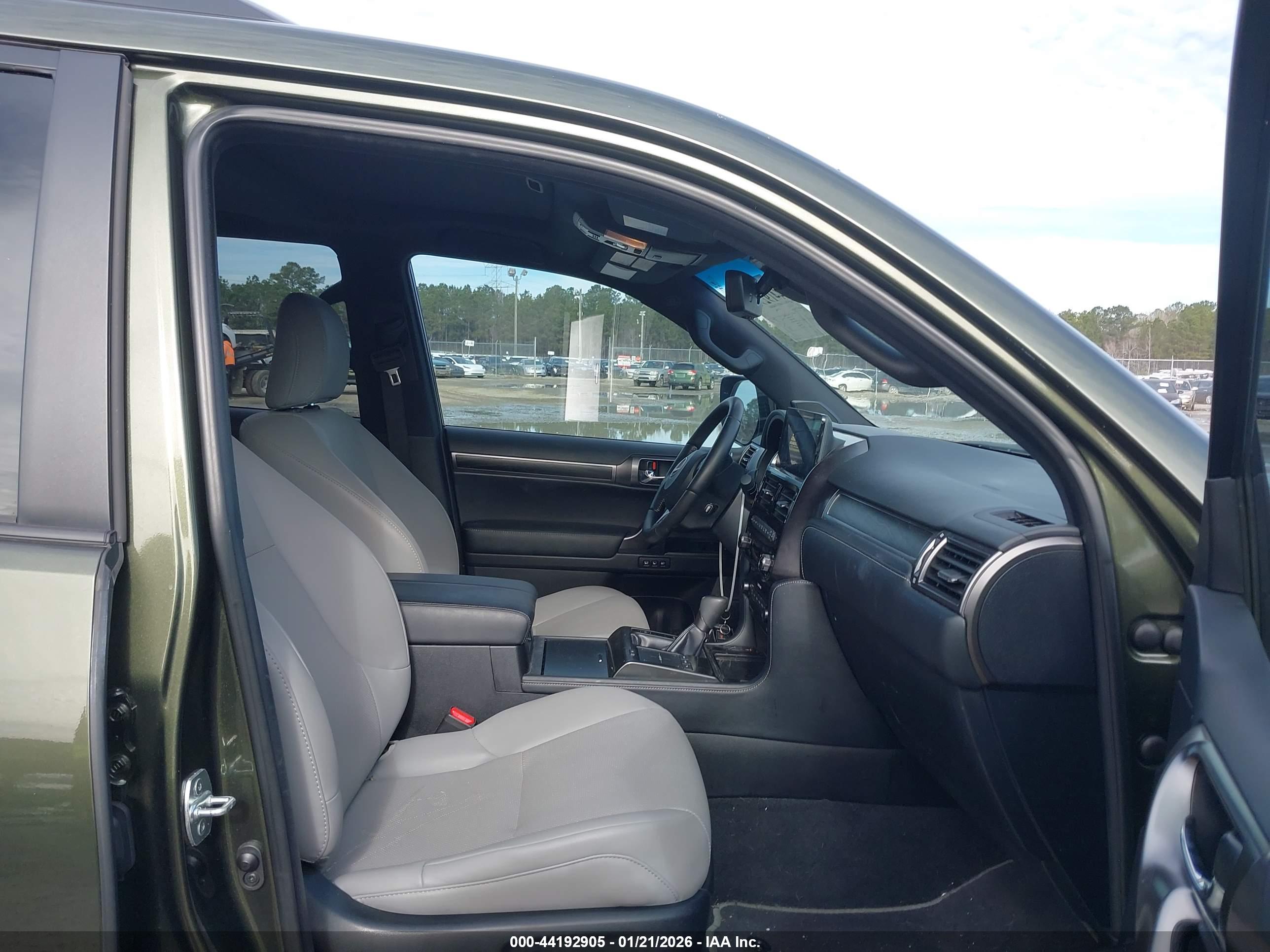 LEXUS GX image 5