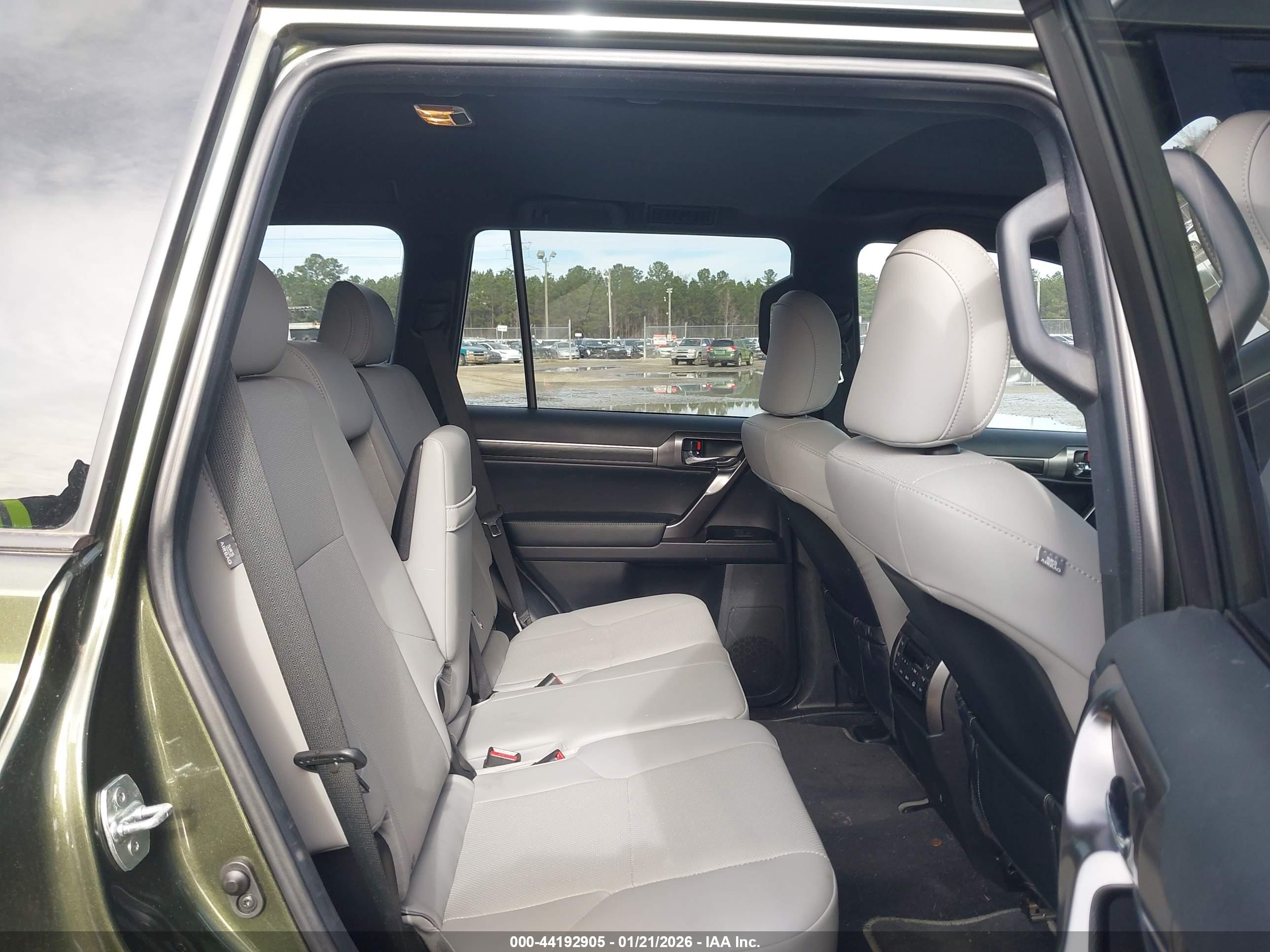 LEXUS GX image 8