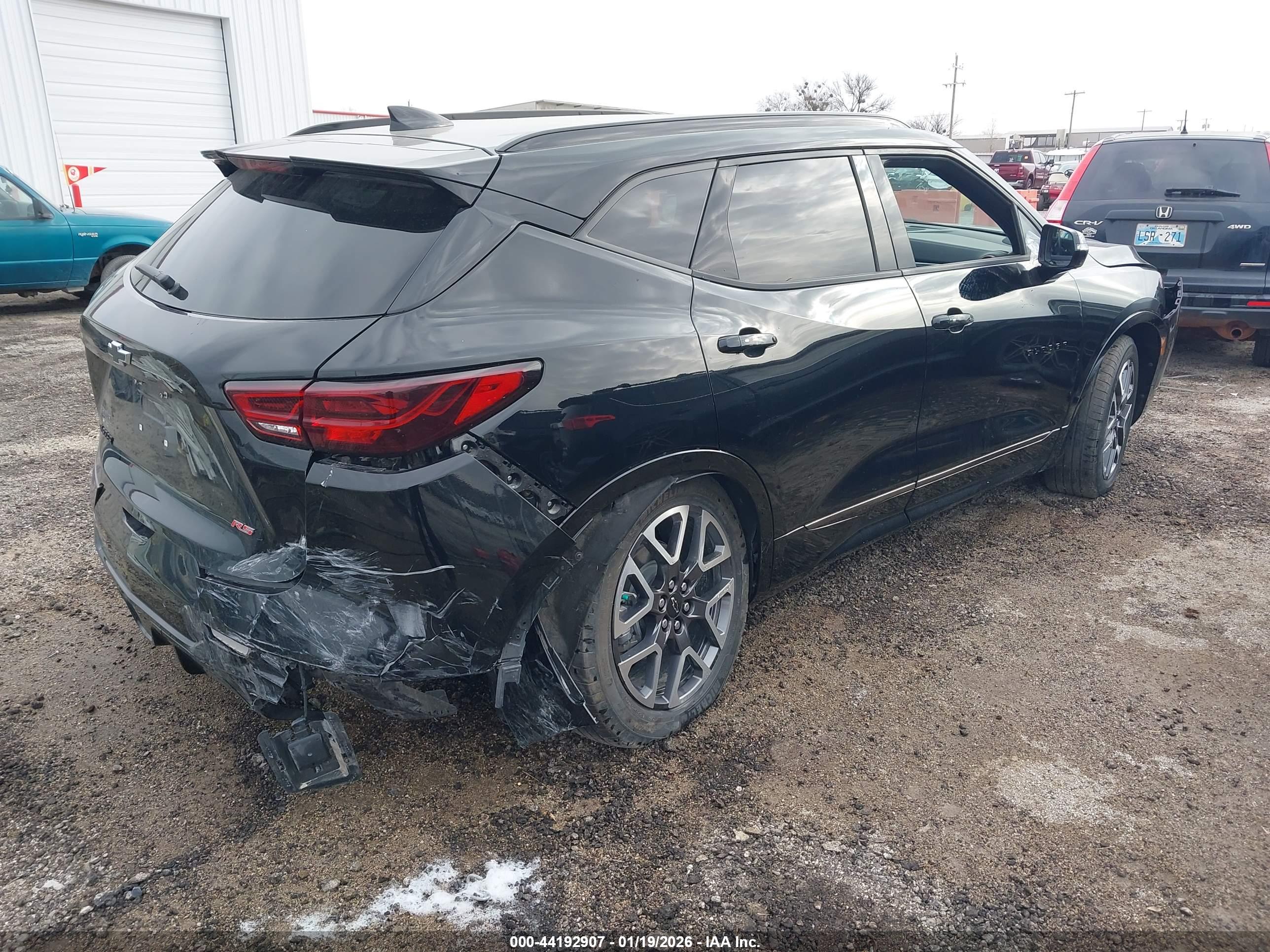 CHEVROLET BLAZER image 4