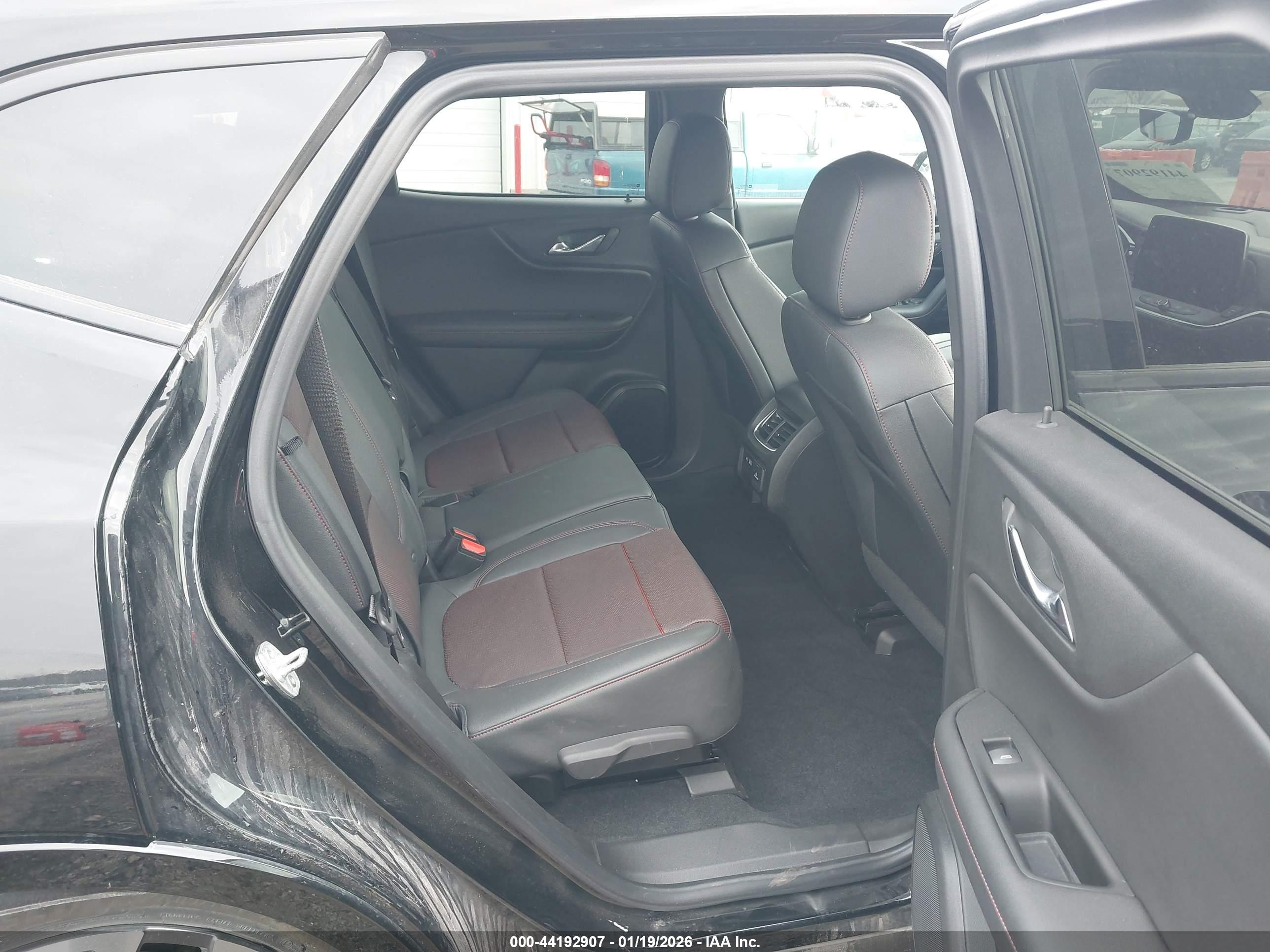CHEVROLET BLAZER image 8