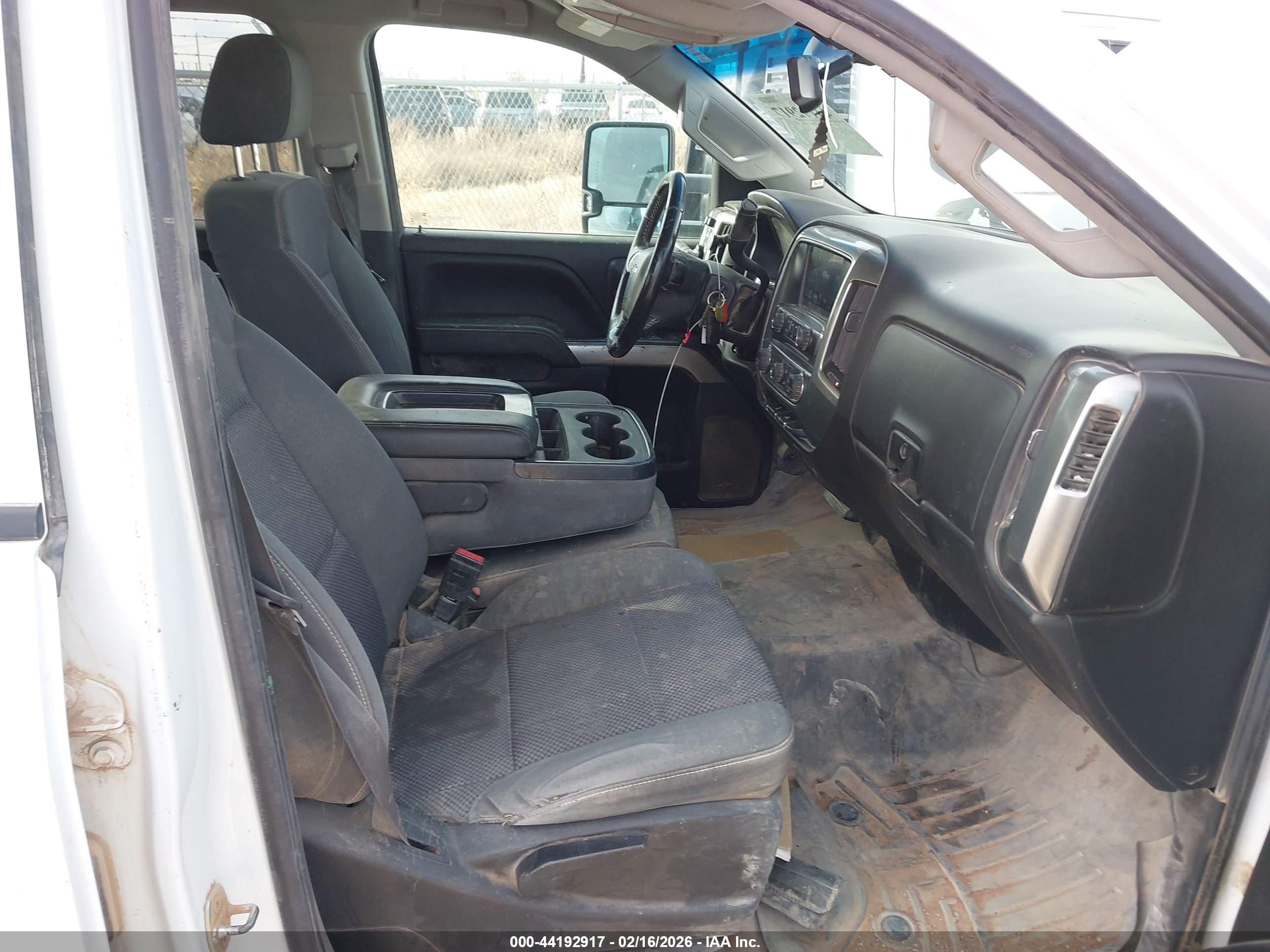 CHEVROLET SILVERADO image 7