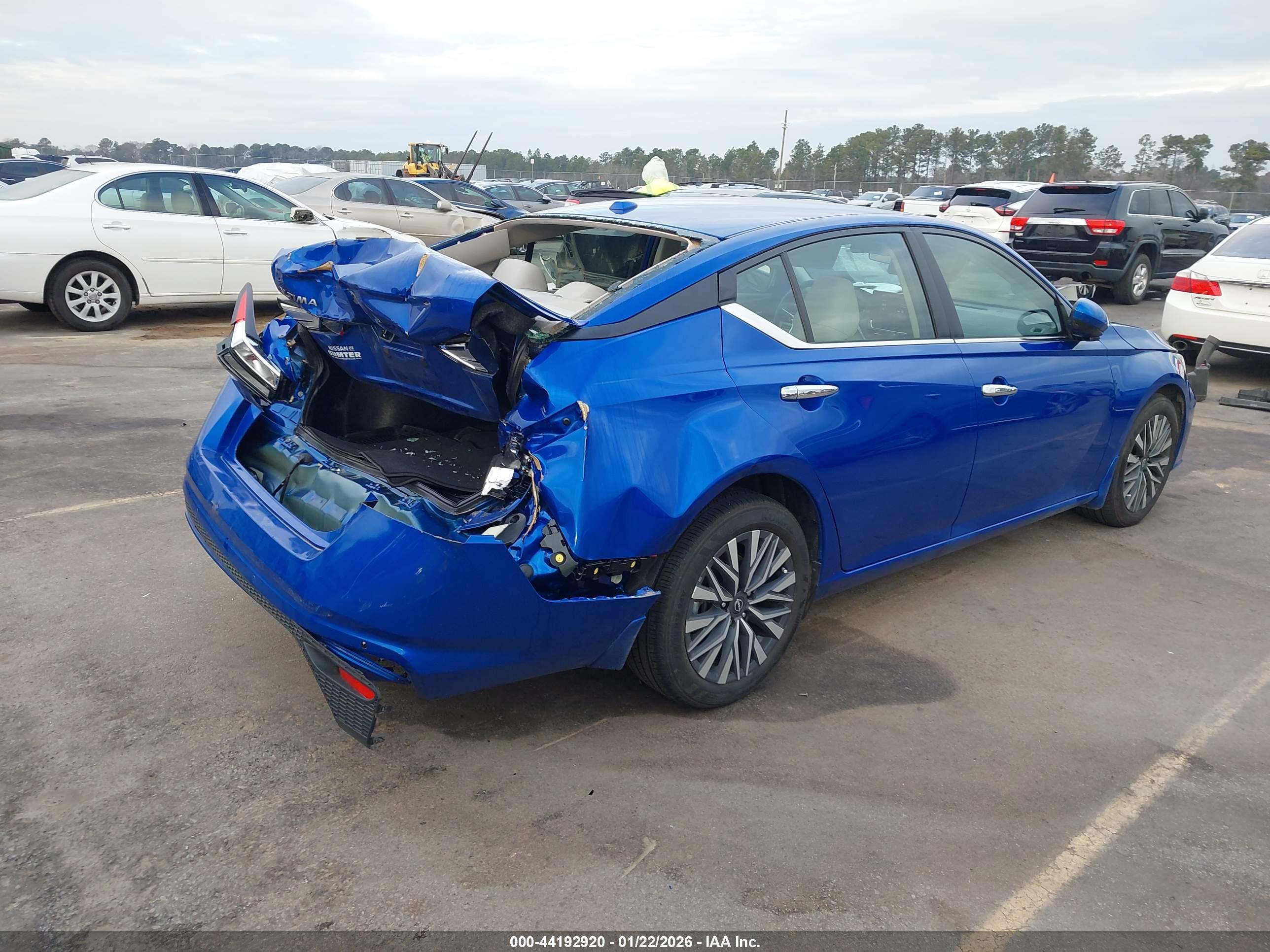 NISSAN ALTIMA image 4