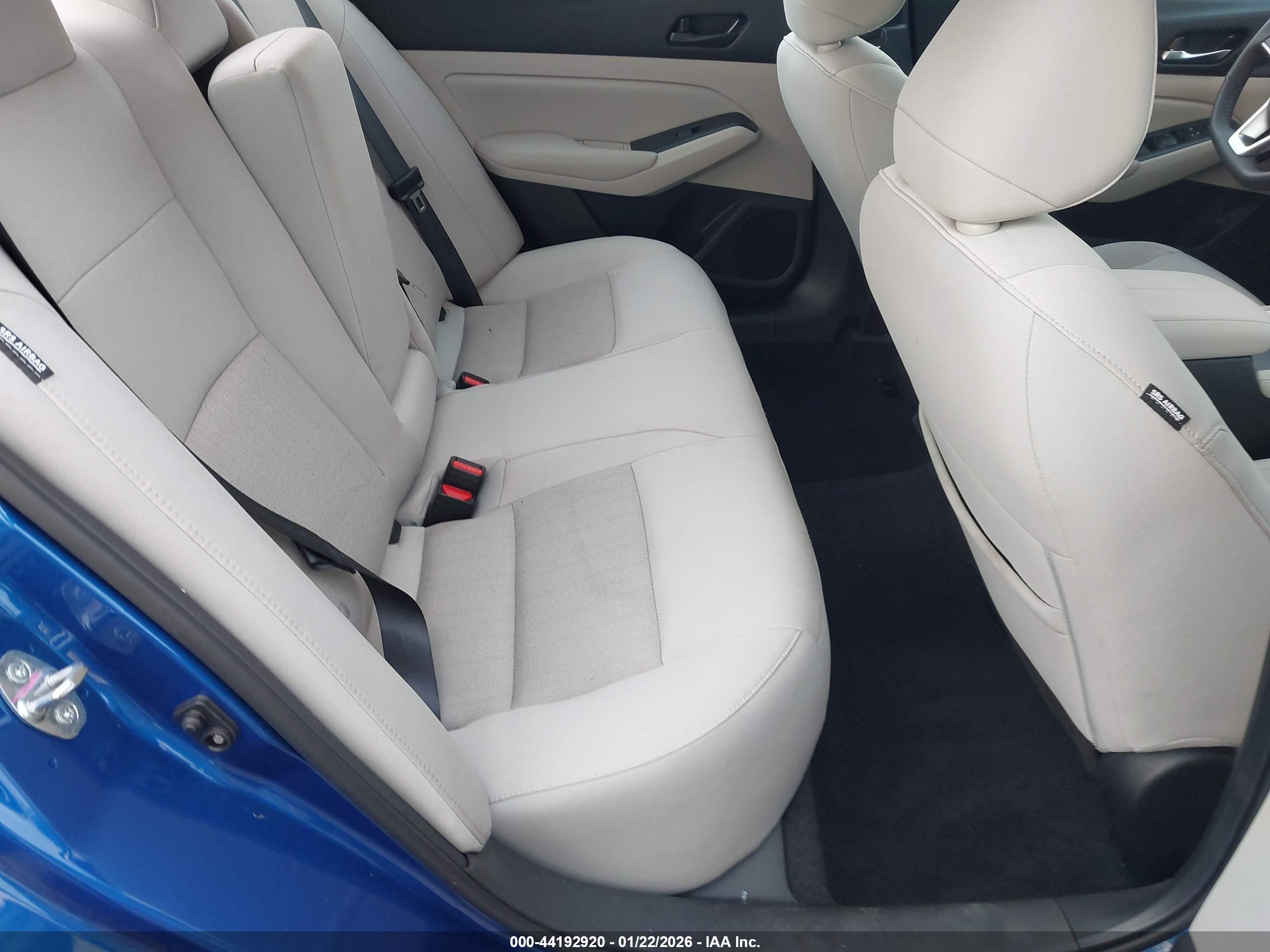 NISSAN ALTIMA image 8