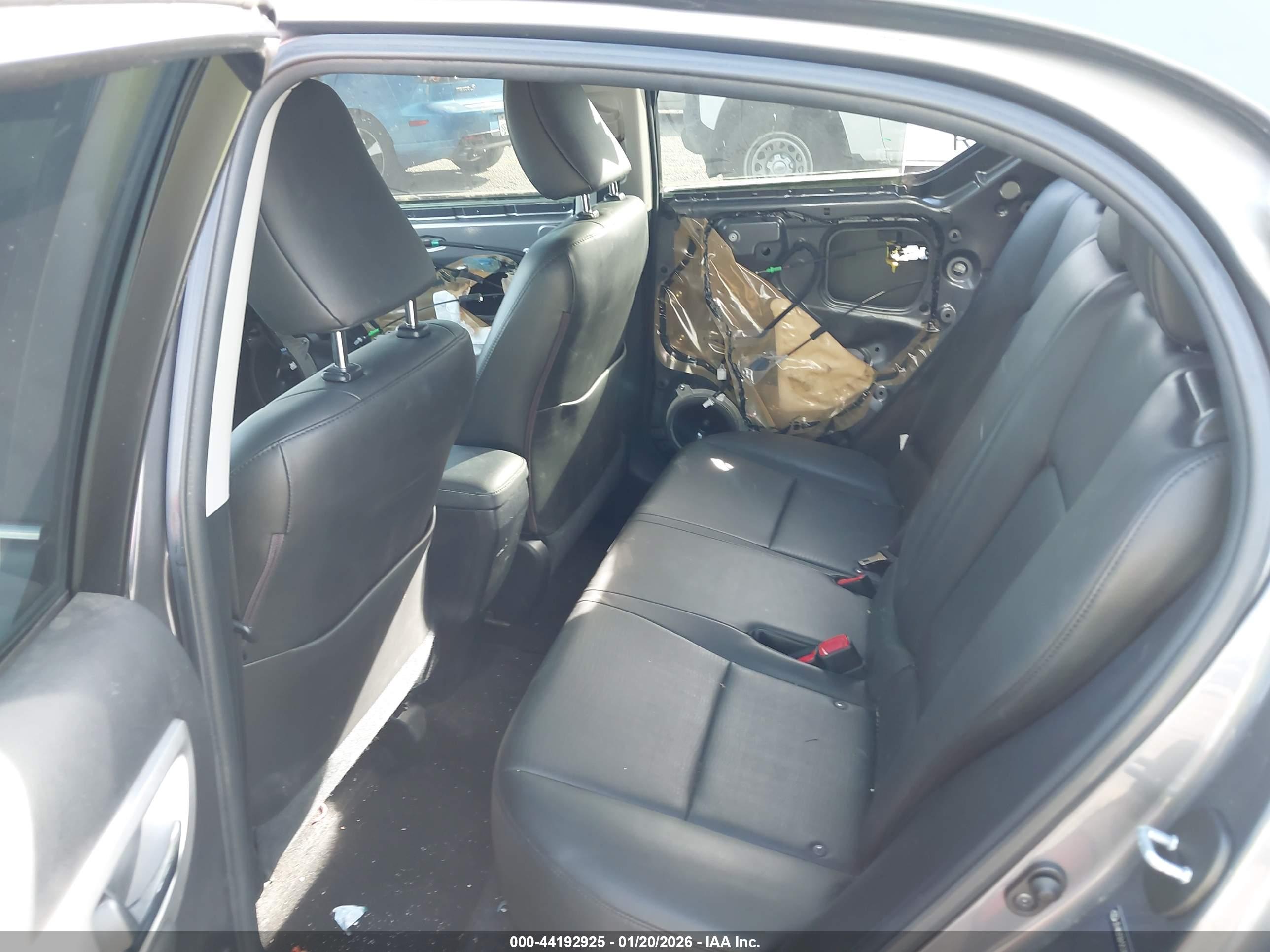 LEXUS CT image 8