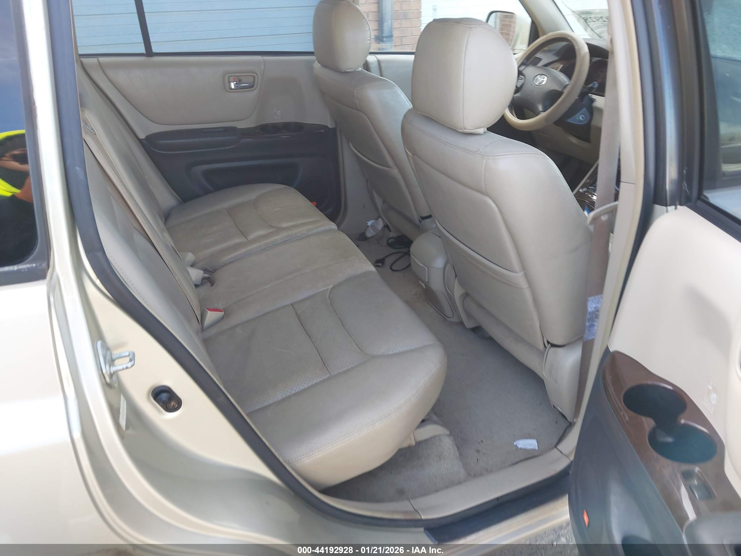 TOYOTA HIGHLANDER image 8