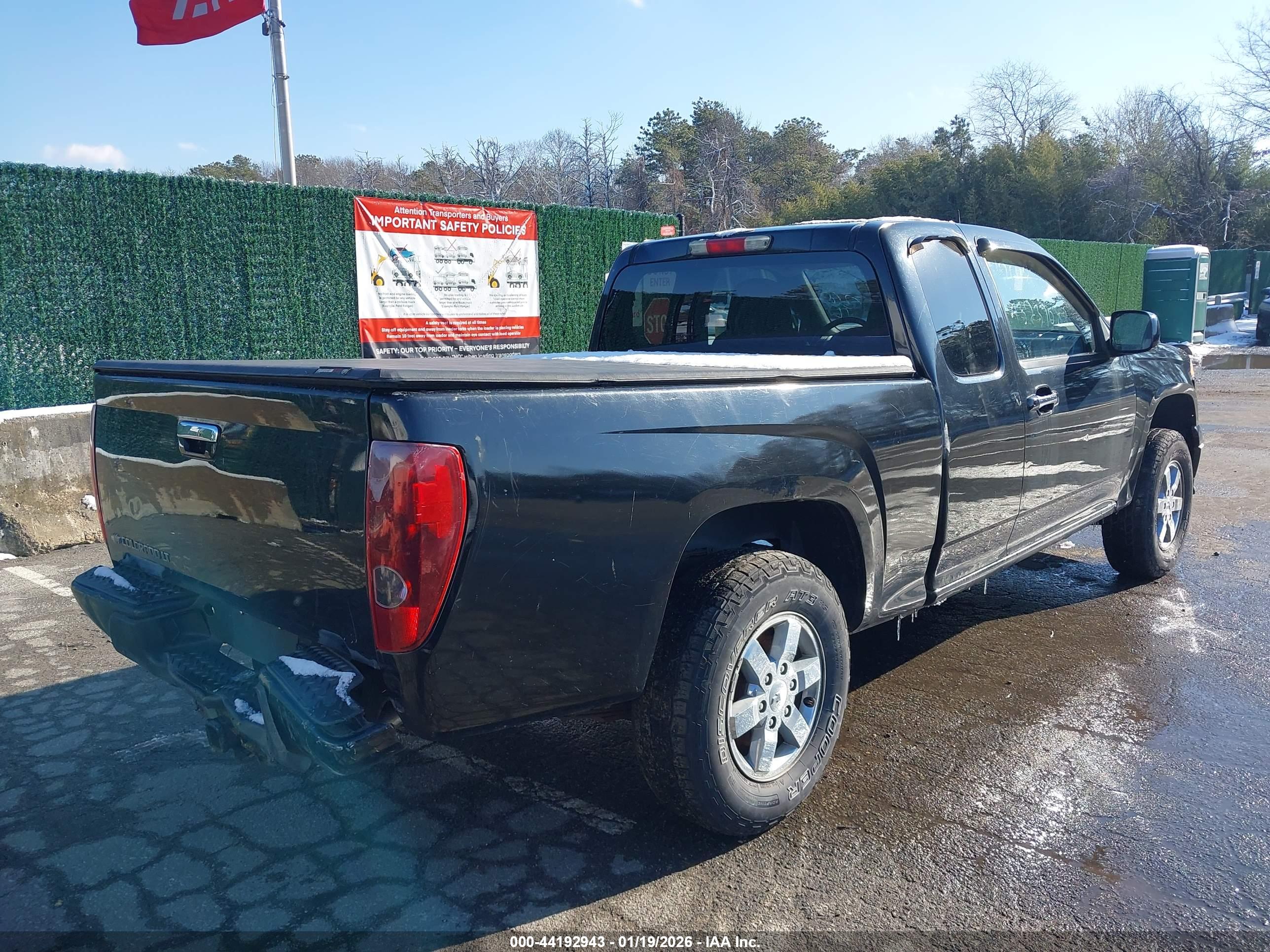 CHEVROLET COLORADO image 4