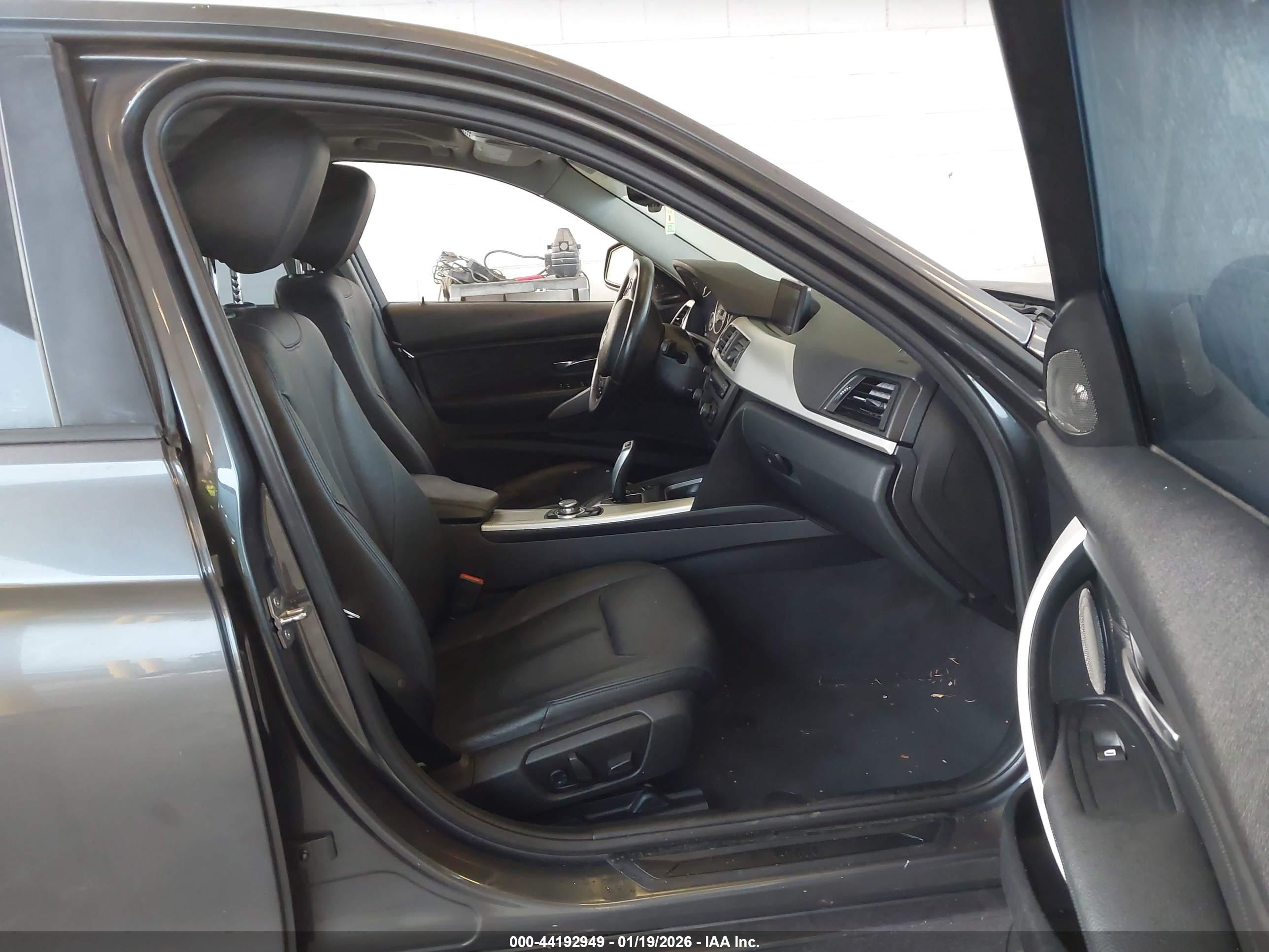 BMW 328I image 5
