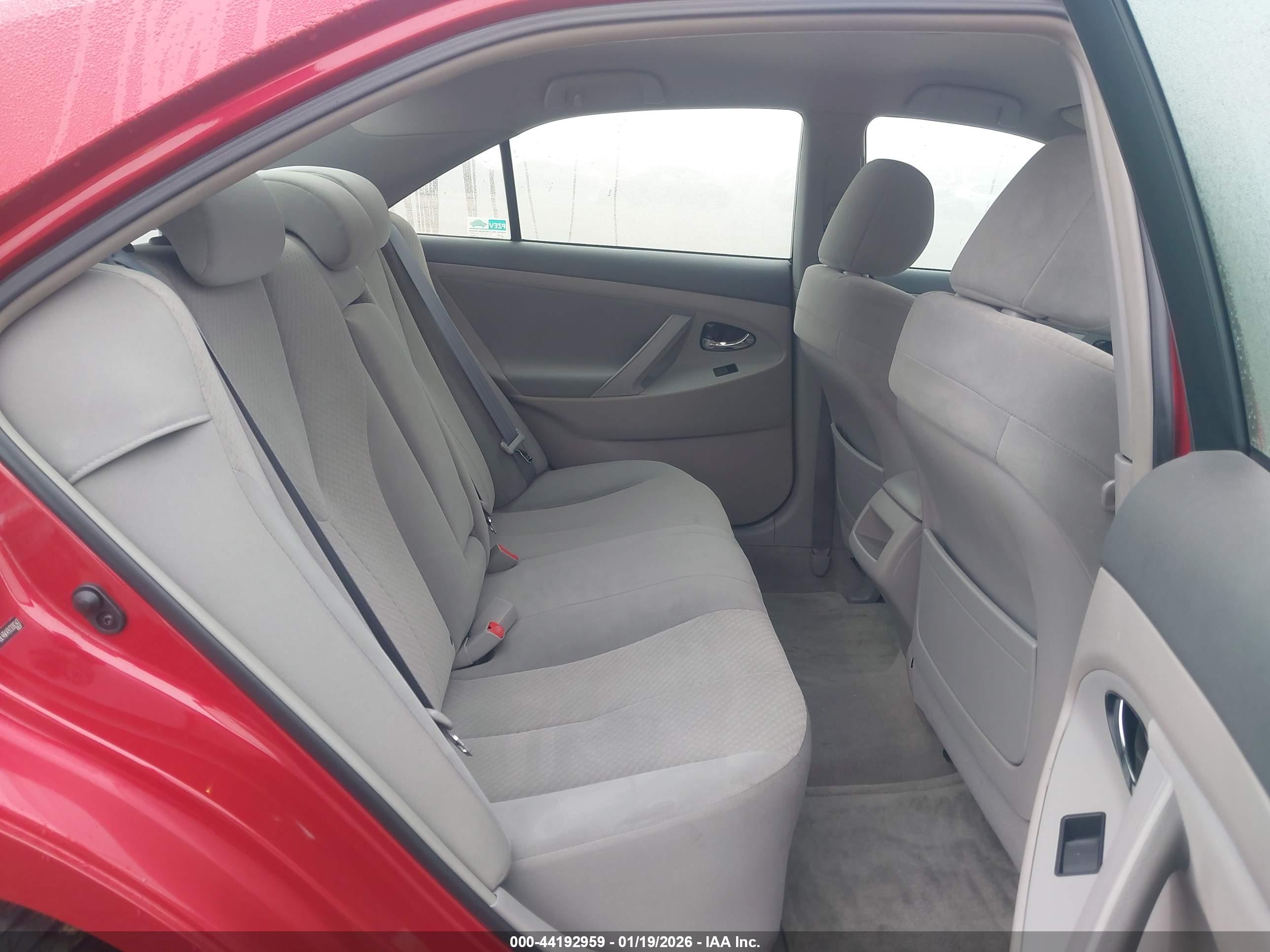 TOYOTA CAMRY image 8