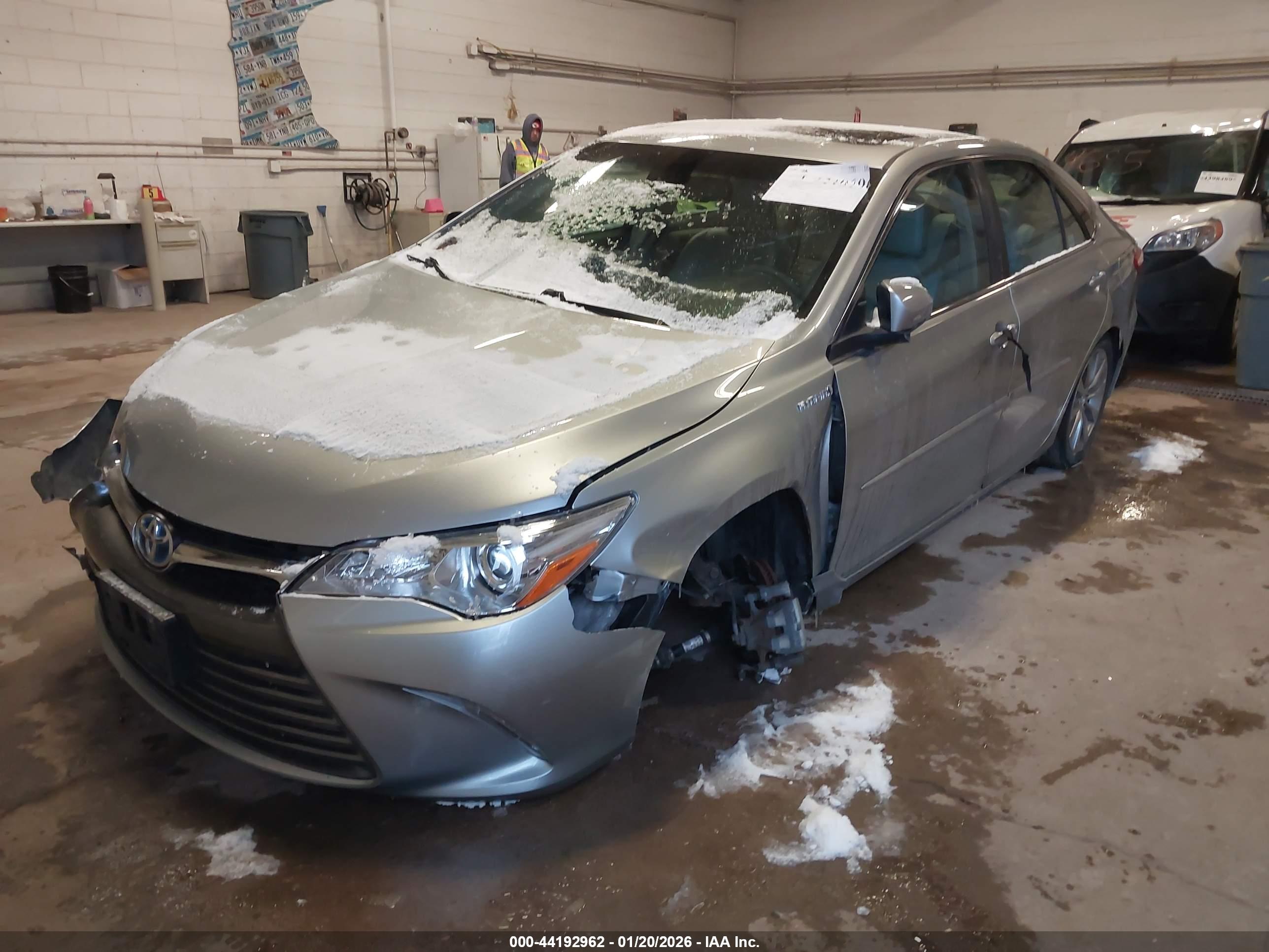 TOYOTA CAMRY image 2