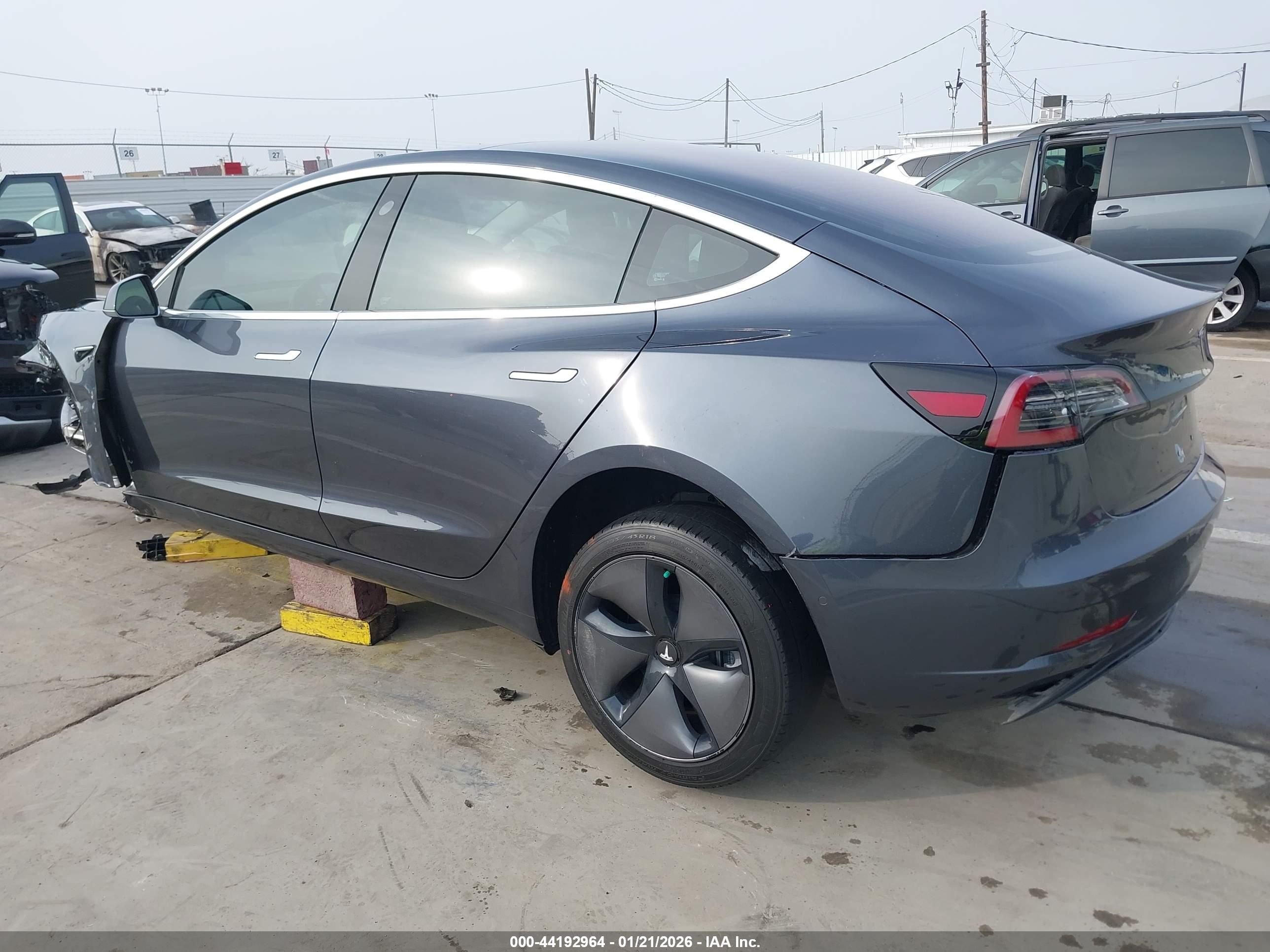 TESLA MODEL image 3