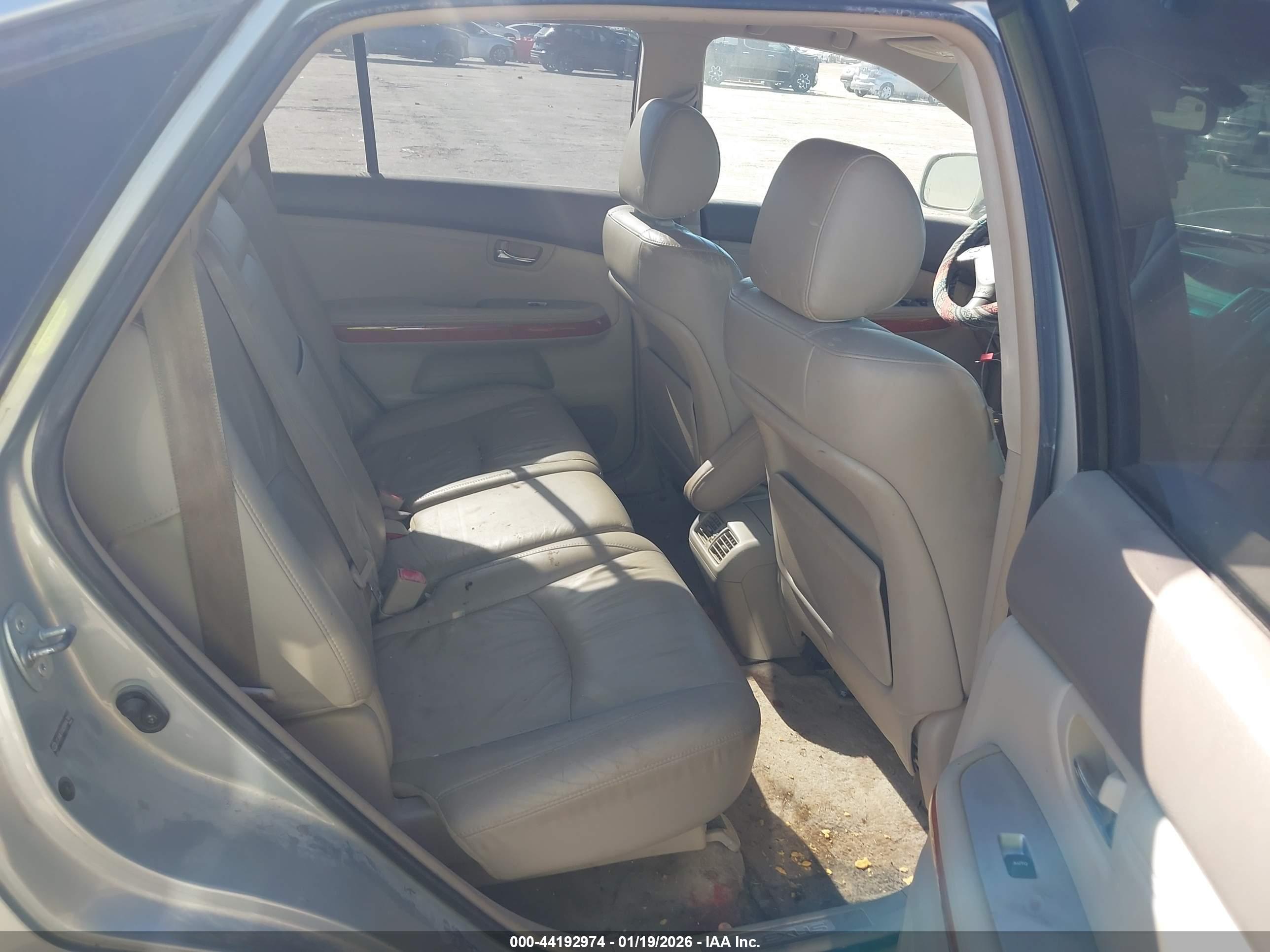 LEXUS RX image 8