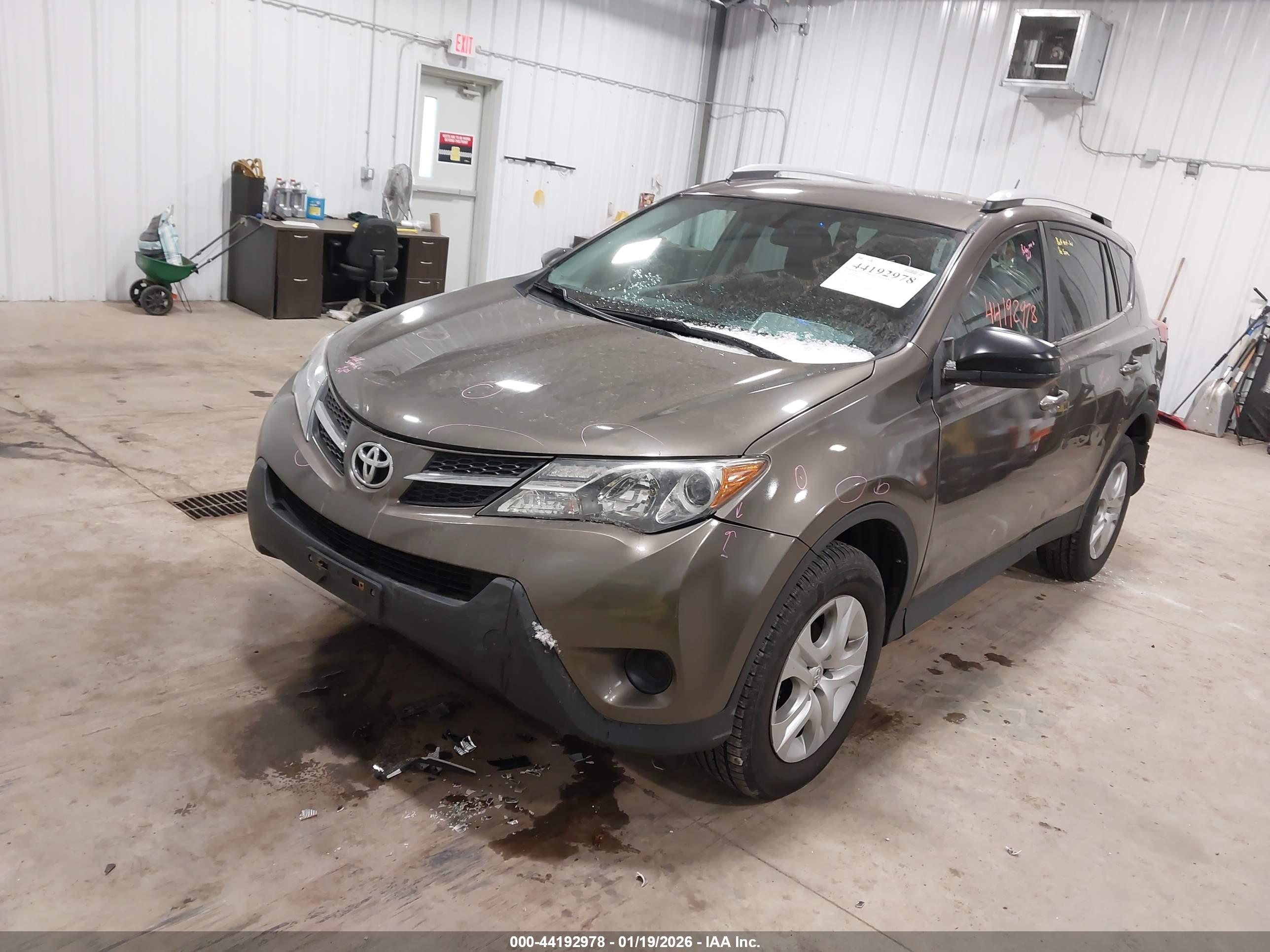 TOYOTA RAV4 image 2