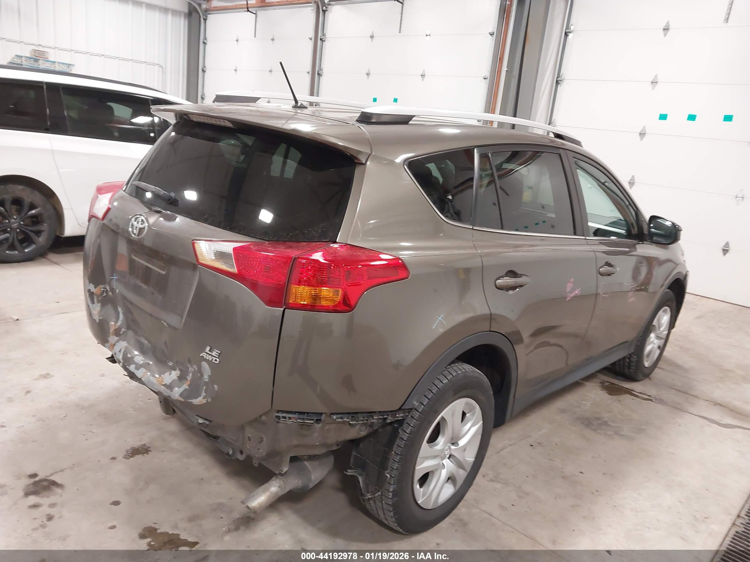 TOYOTA RAV4 image 4