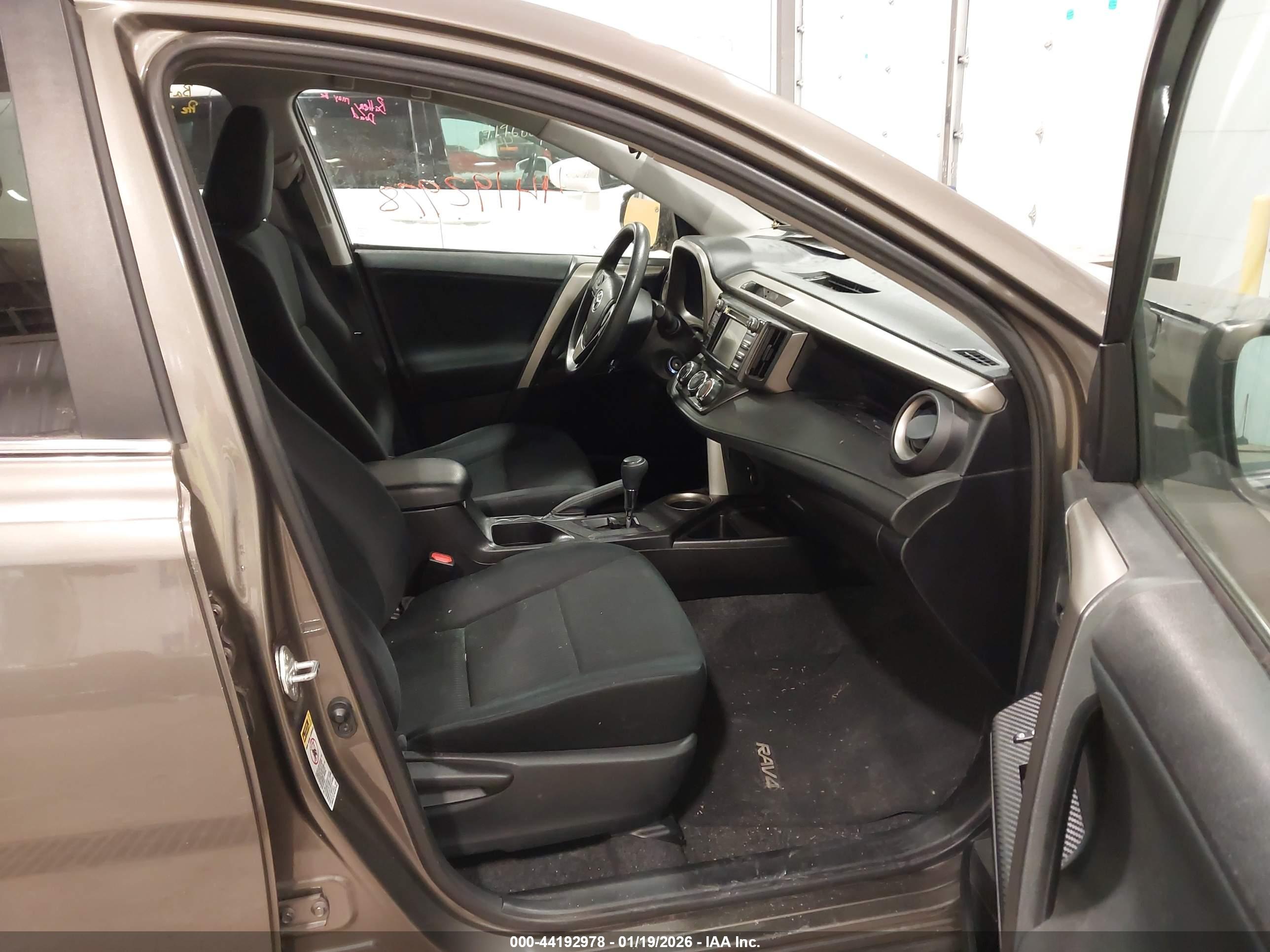 TOYOTA RAV4 image 5
