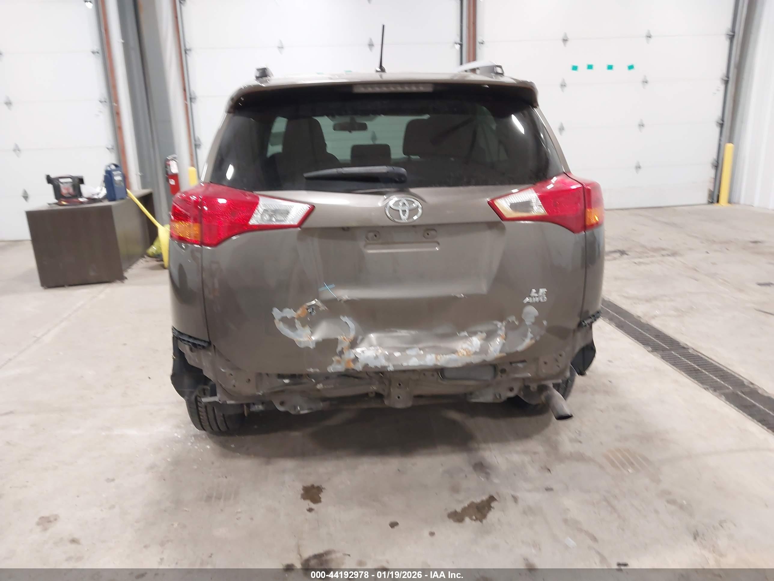 TOYOTA RAV4 image 6
