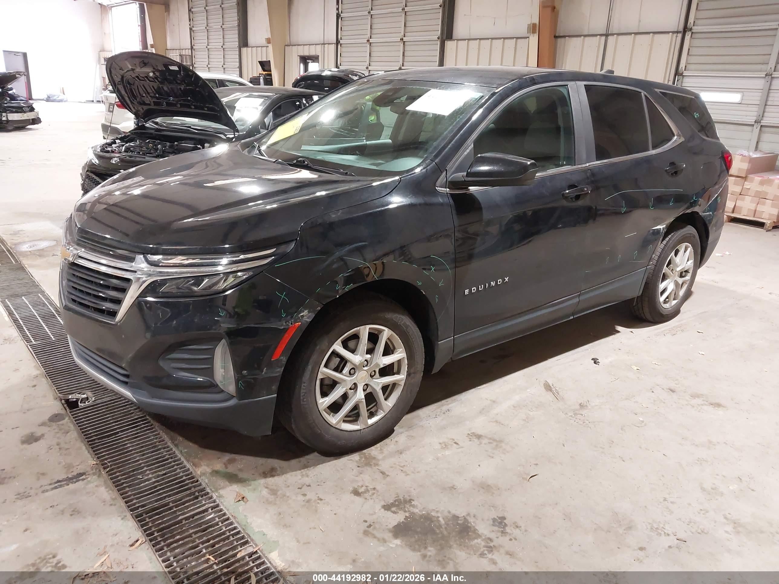 CHEVROLET EQUINOX image 2