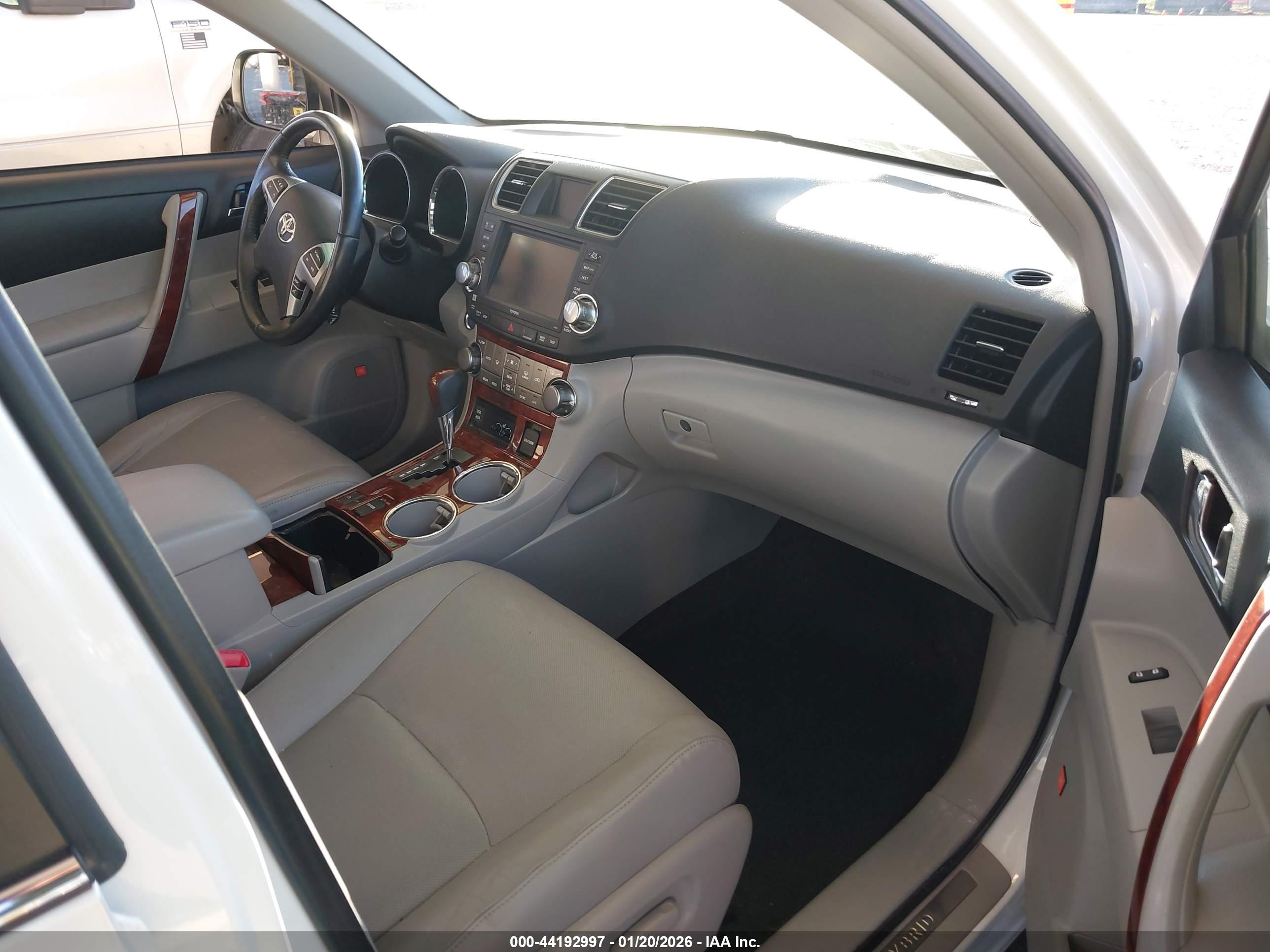 TOYOTA HIGHLANDER image 5