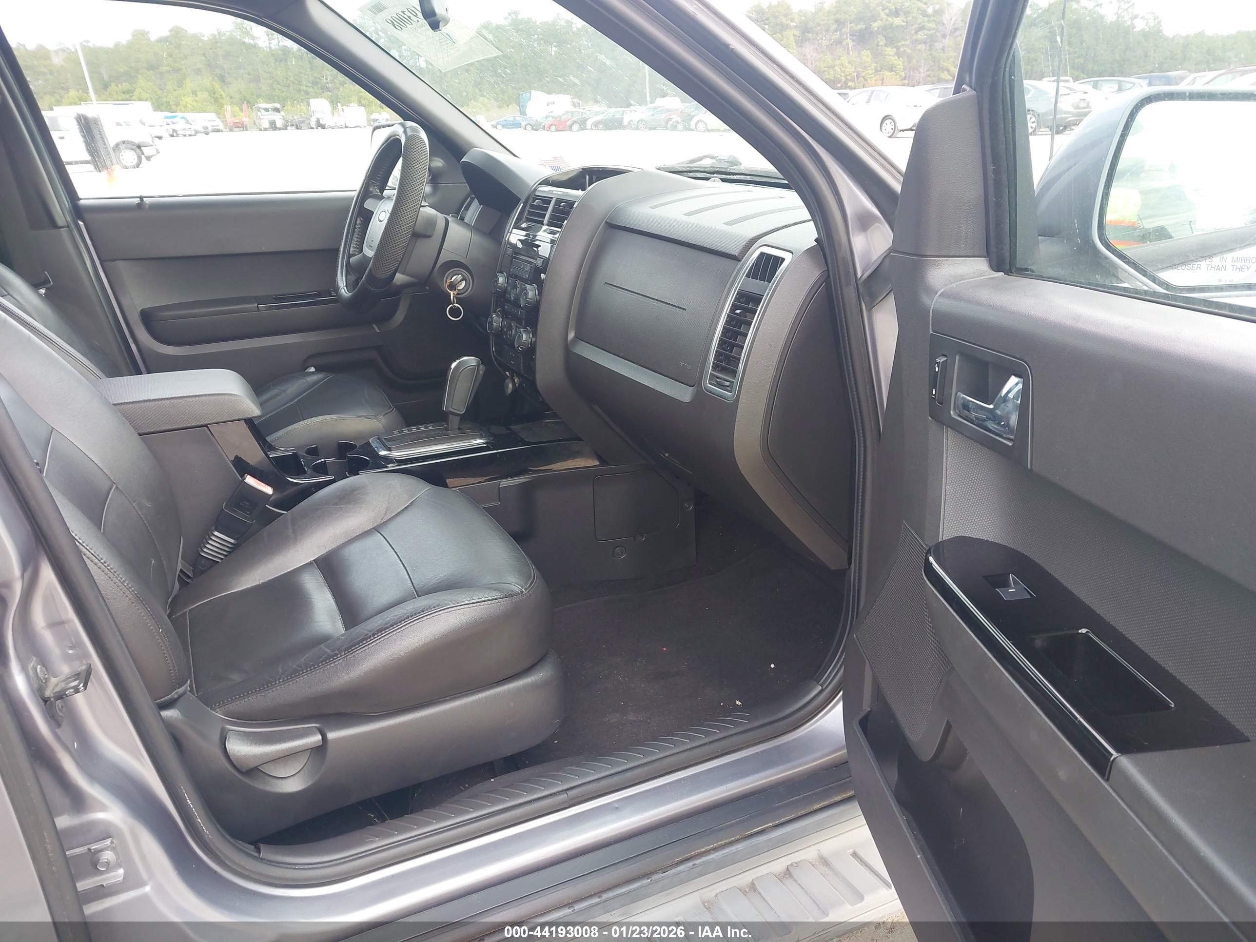 FORD ESCAPE image 5