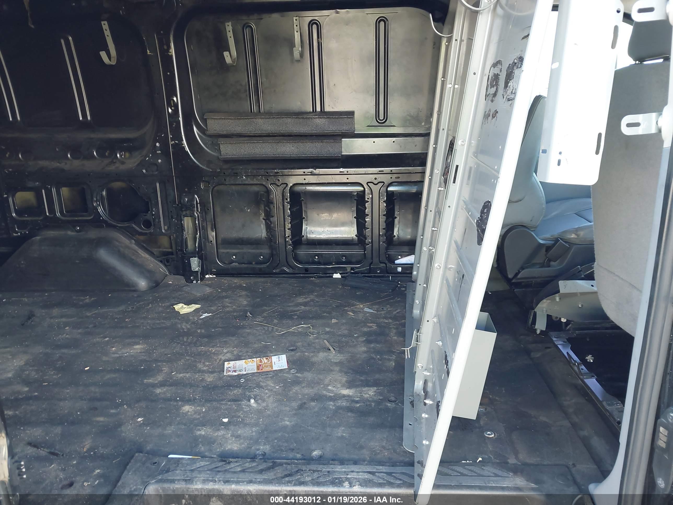 FORD TRANSIT-150 image 8