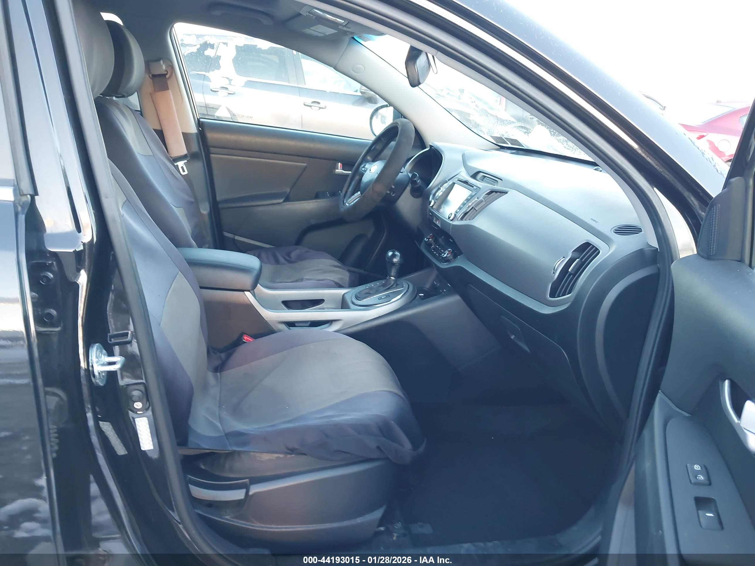 KIA SPORTAGE image 5