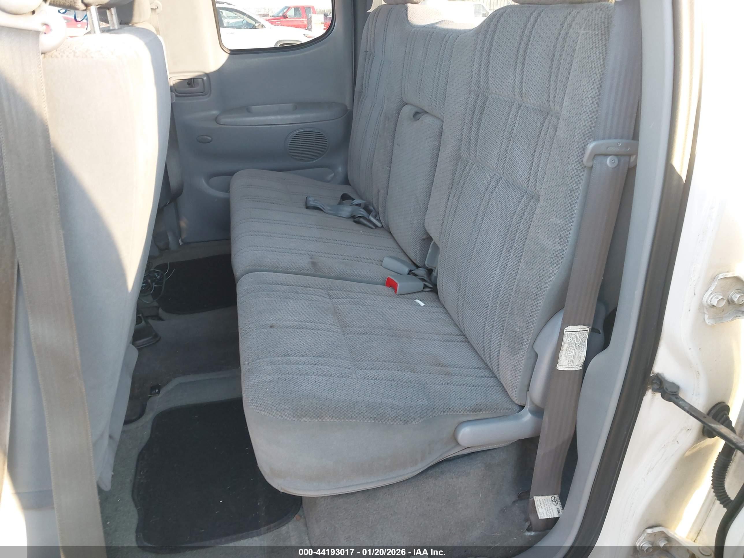 TOYOTA TUNDRA image 8