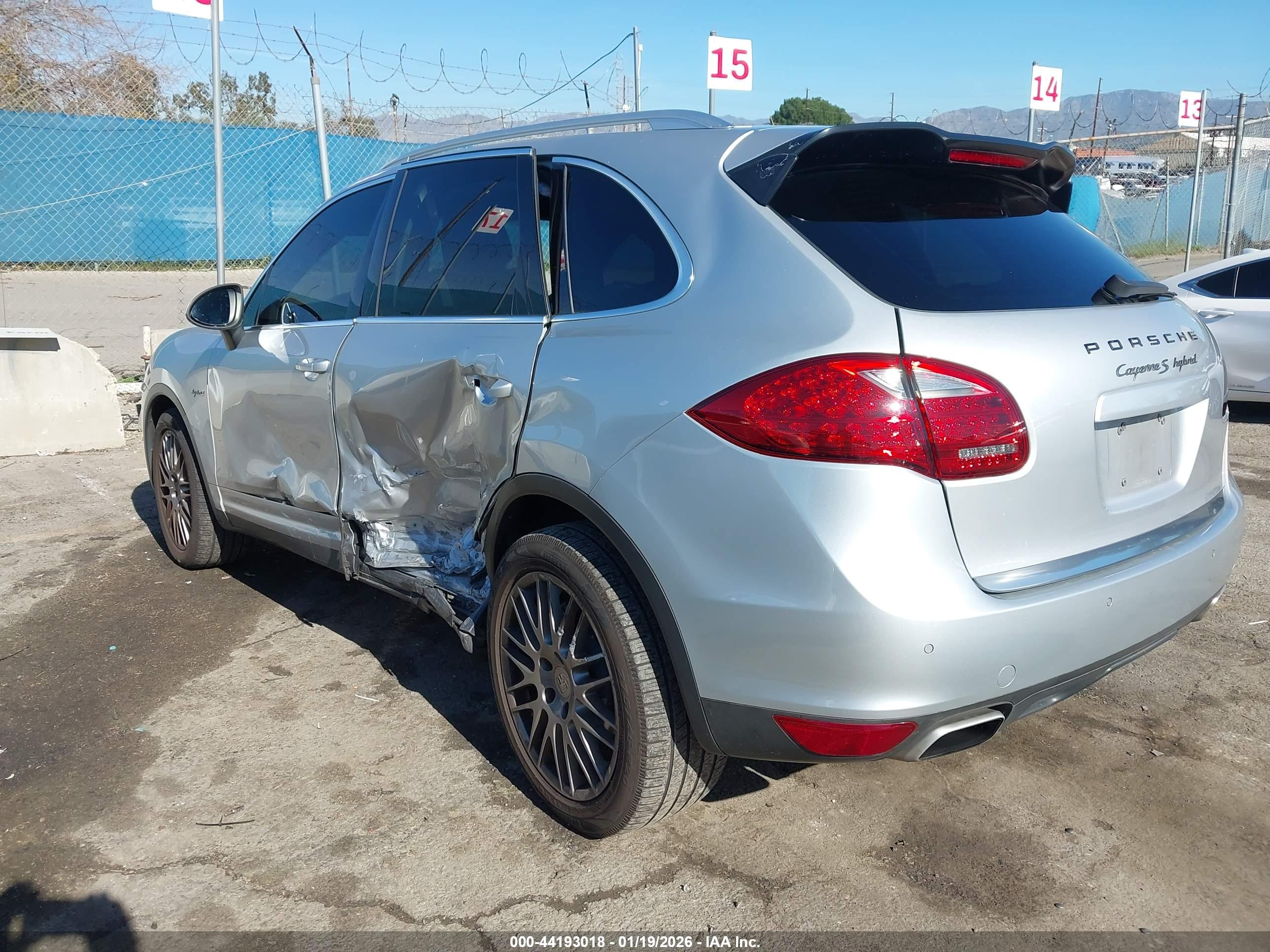 PORSCHE CAYENNE image 3