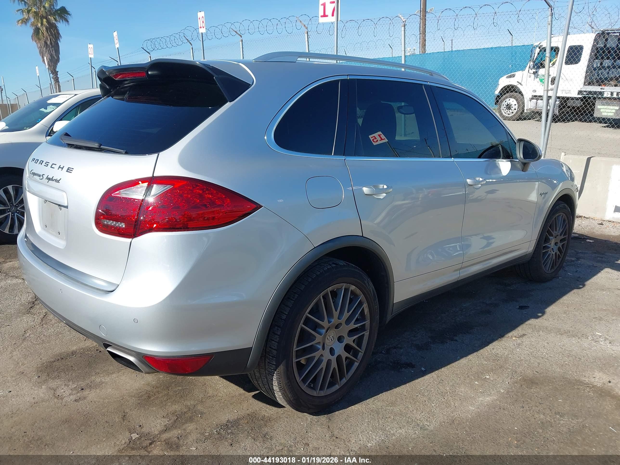 PORSCHE CAYENNE image 4