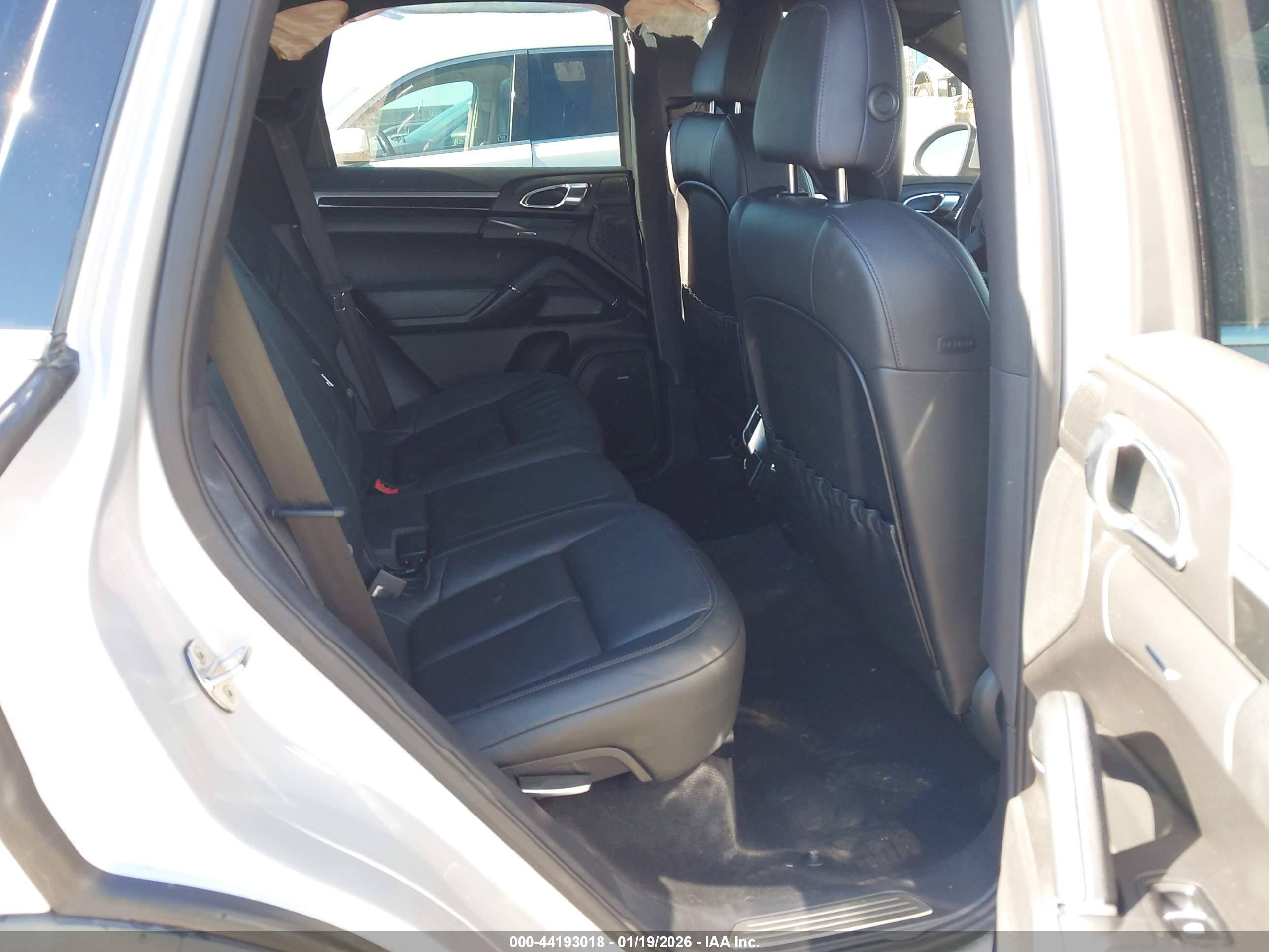 PORSCHE CAYENNE image 8