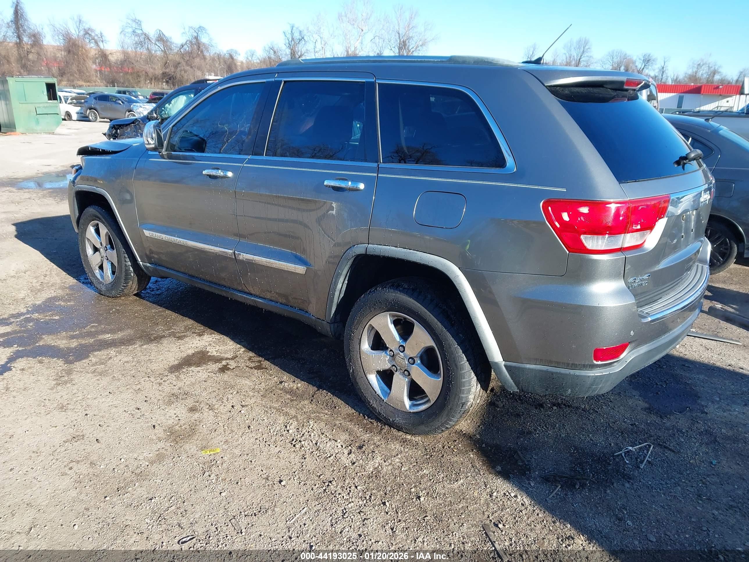 JEEP GRAND image 3