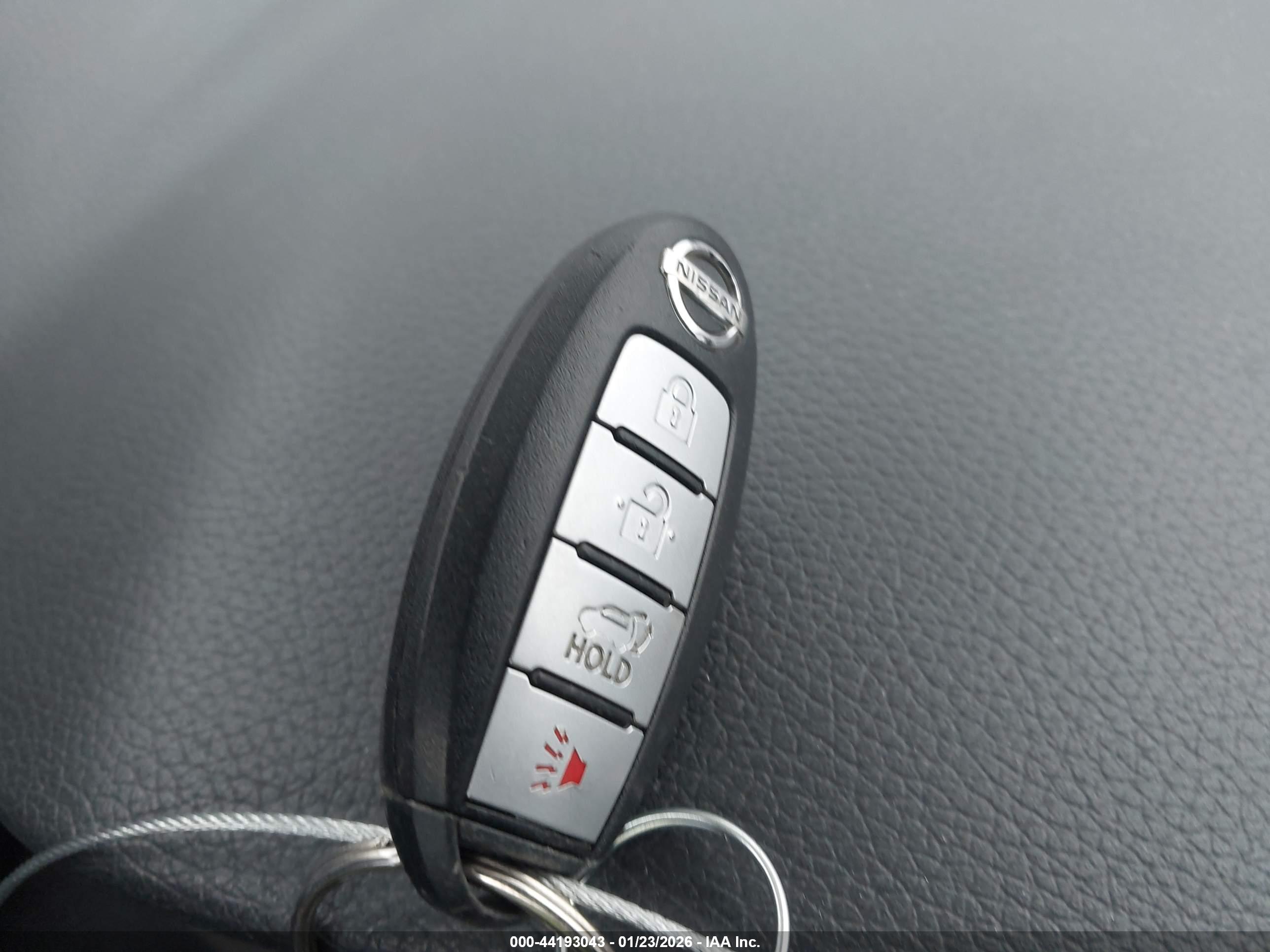 NISSAN ROGUE image 11