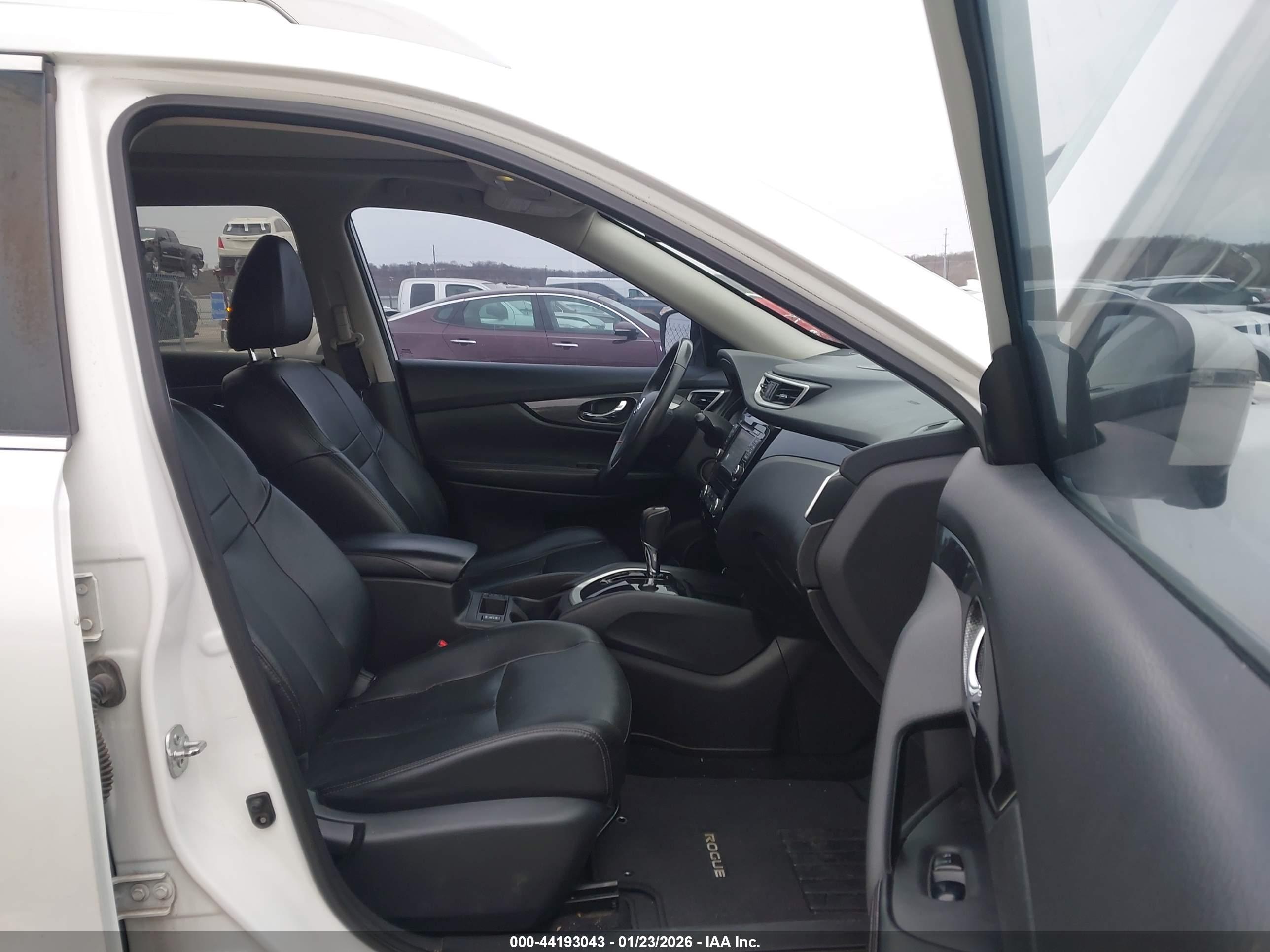 NISSAN ROGUE image 5