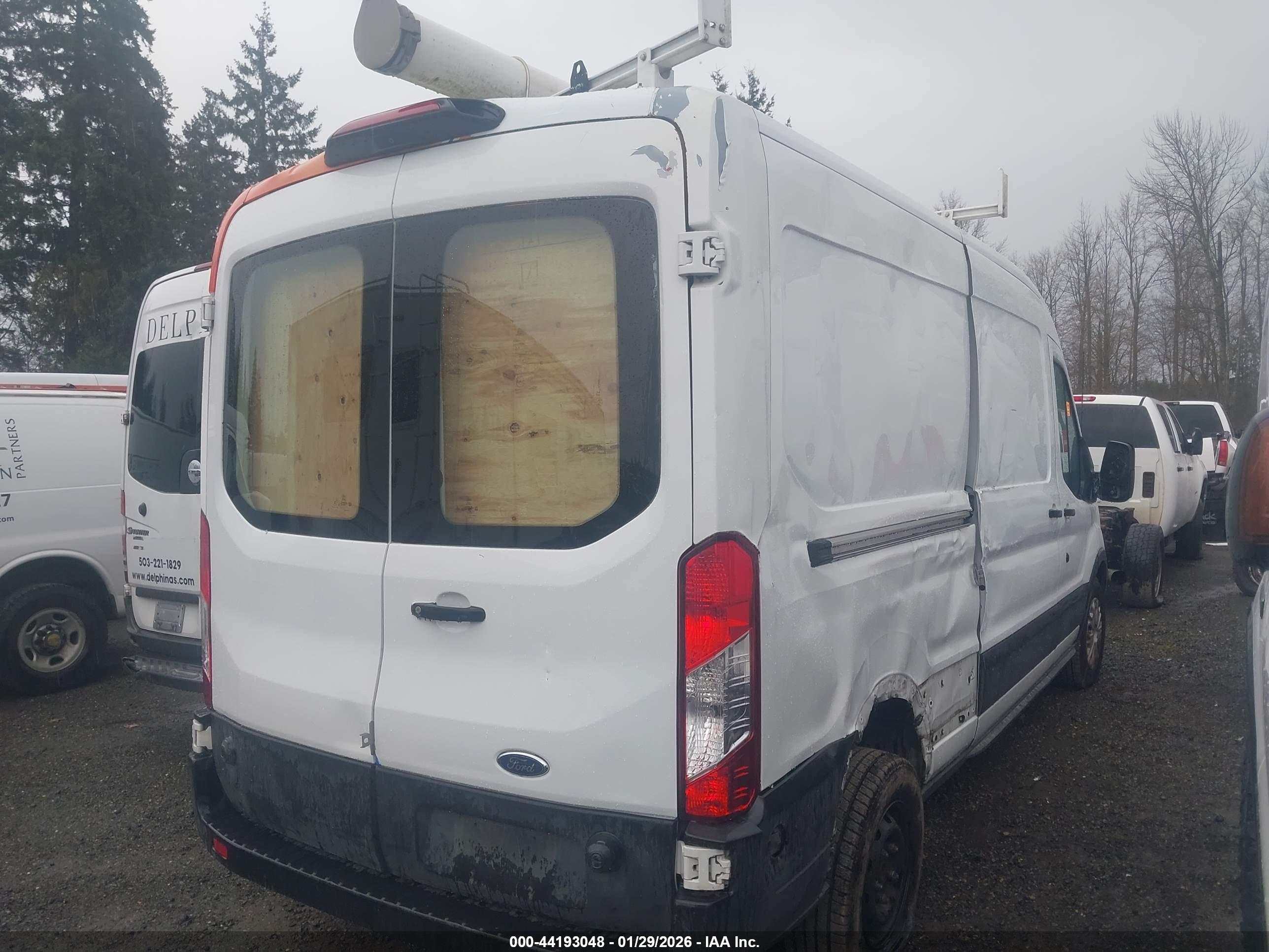 FORD TRANSIT-250 image 4