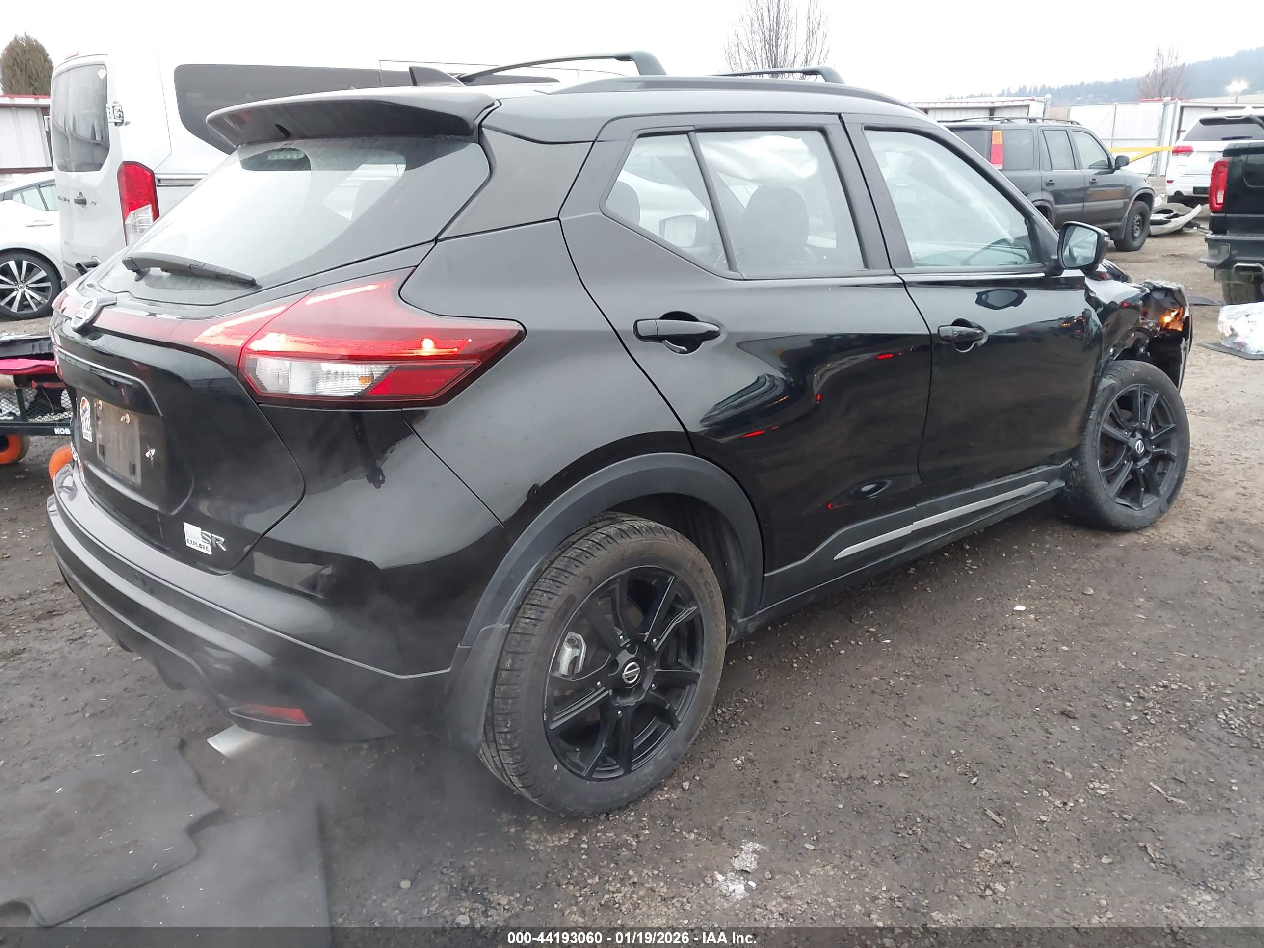 NISSAN KICKS image 4