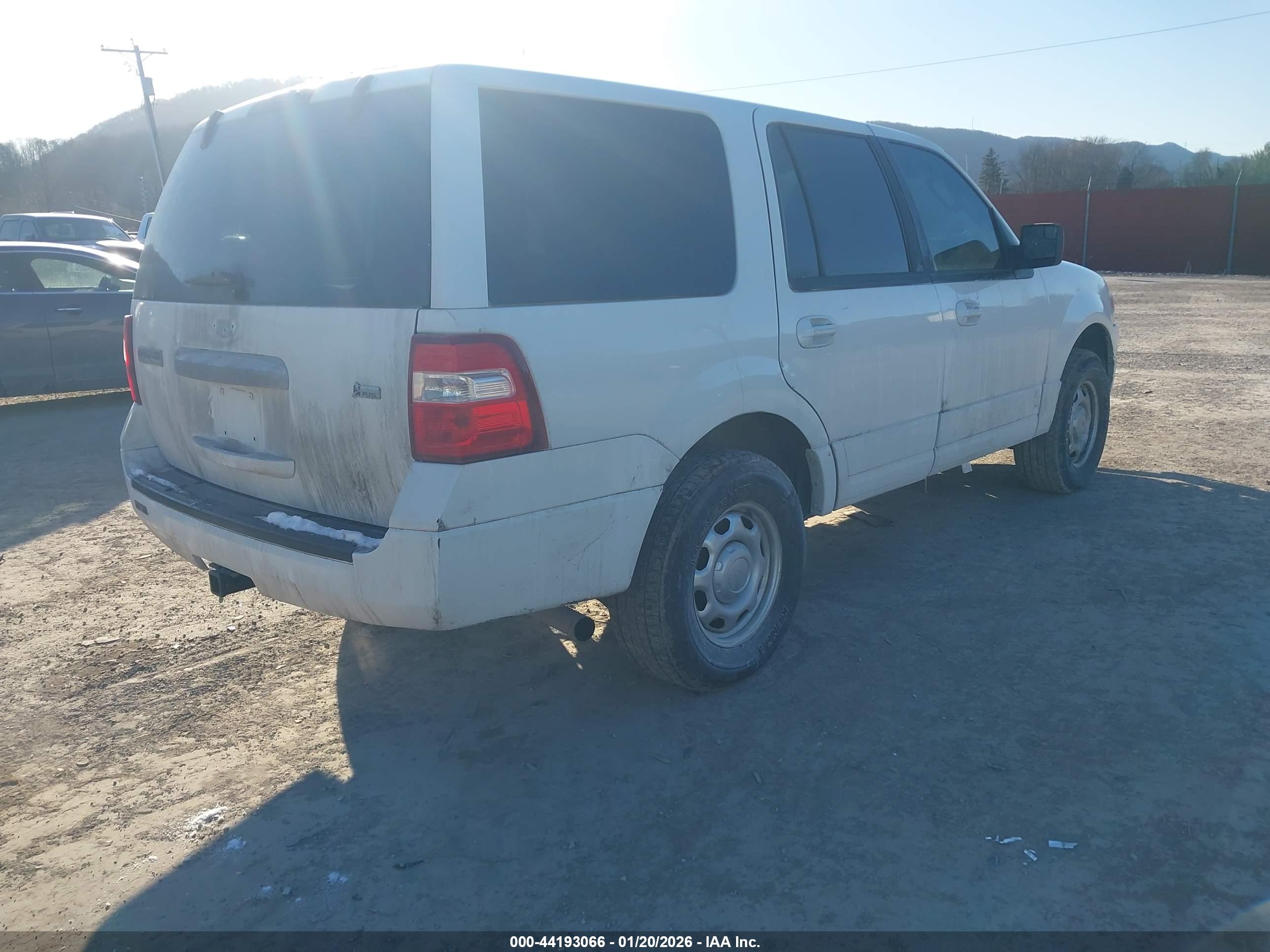 FORD EXPEDITION image 4