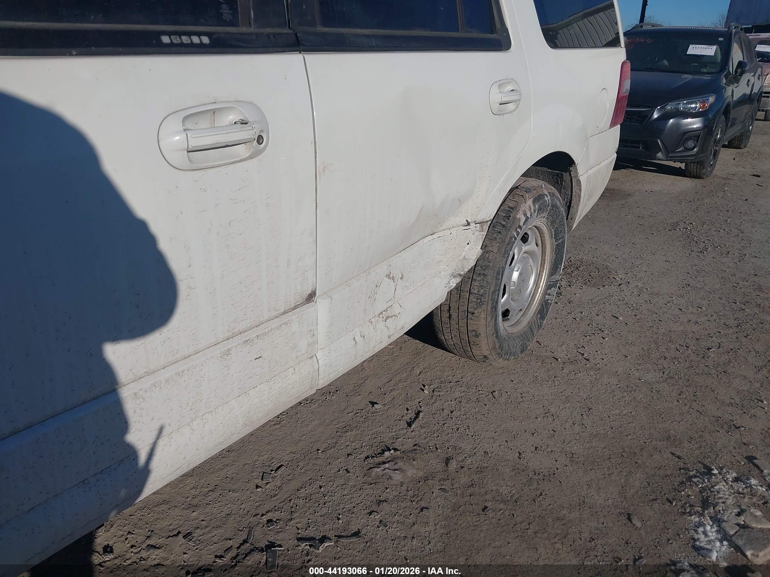 FORD EXPEDITION image 6