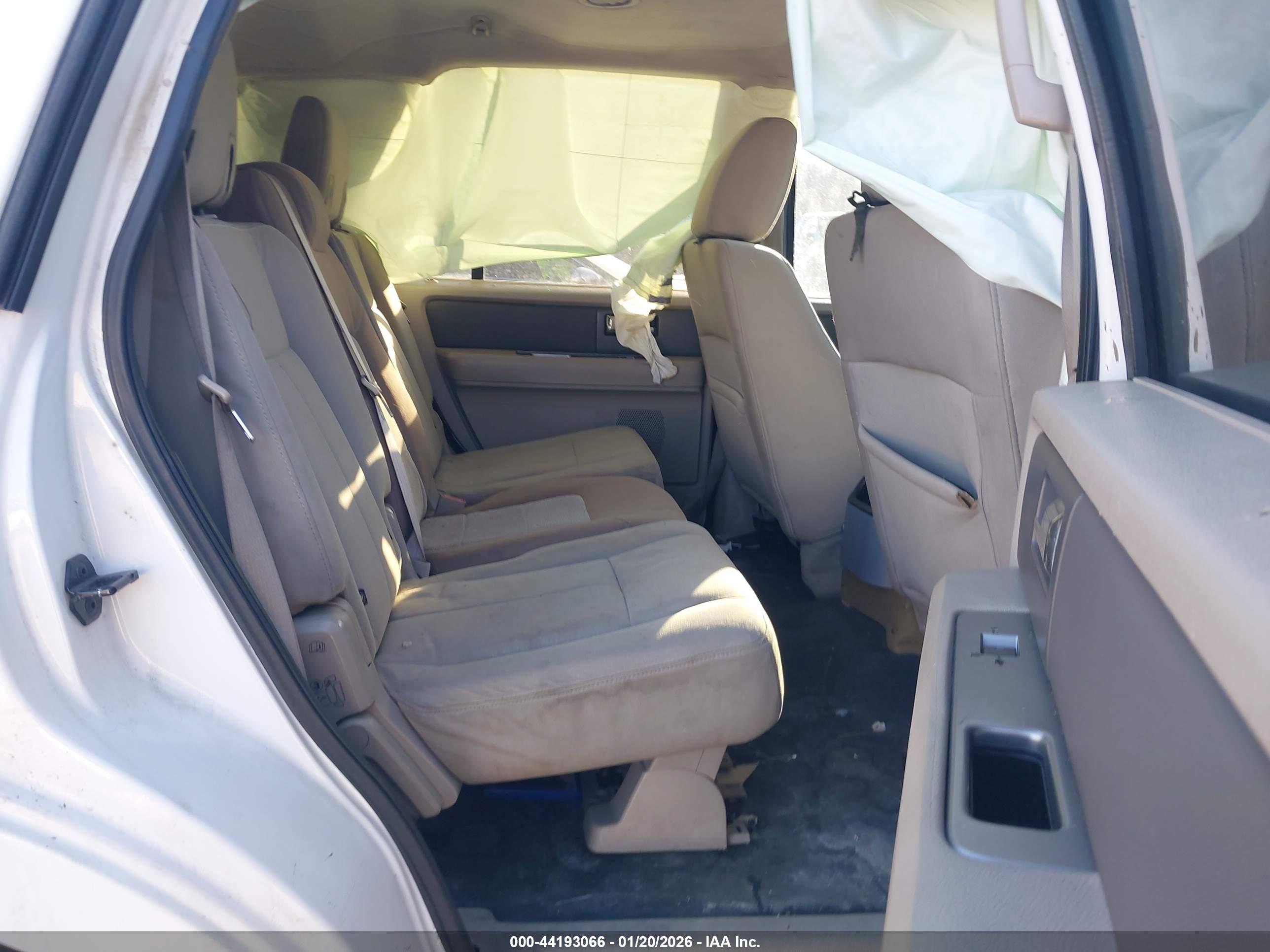 FORD EXPEDITION image 8