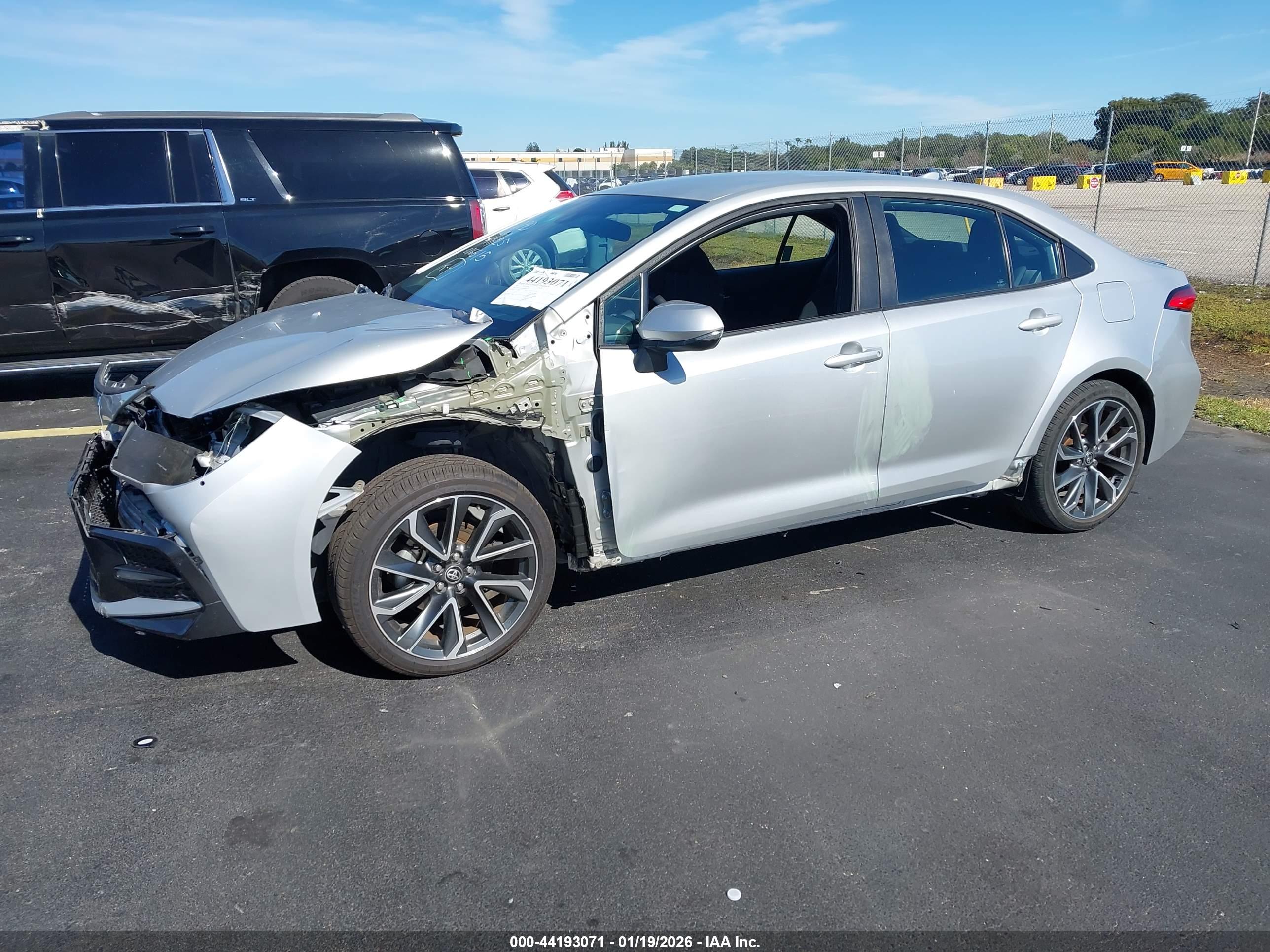 TOYOTA COROLLA image 2