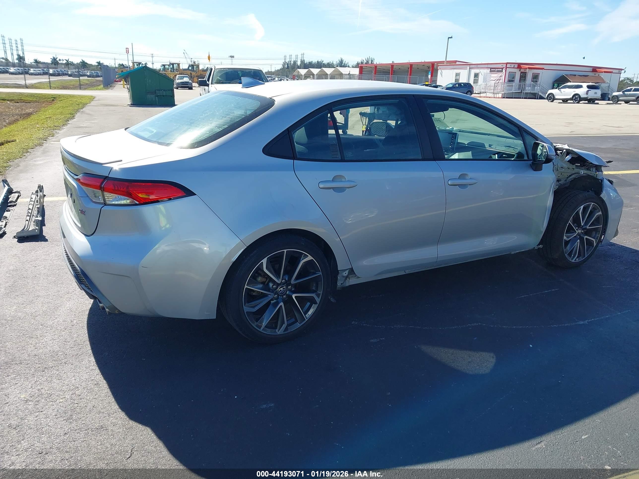 TOYOTA COROLLA image 4