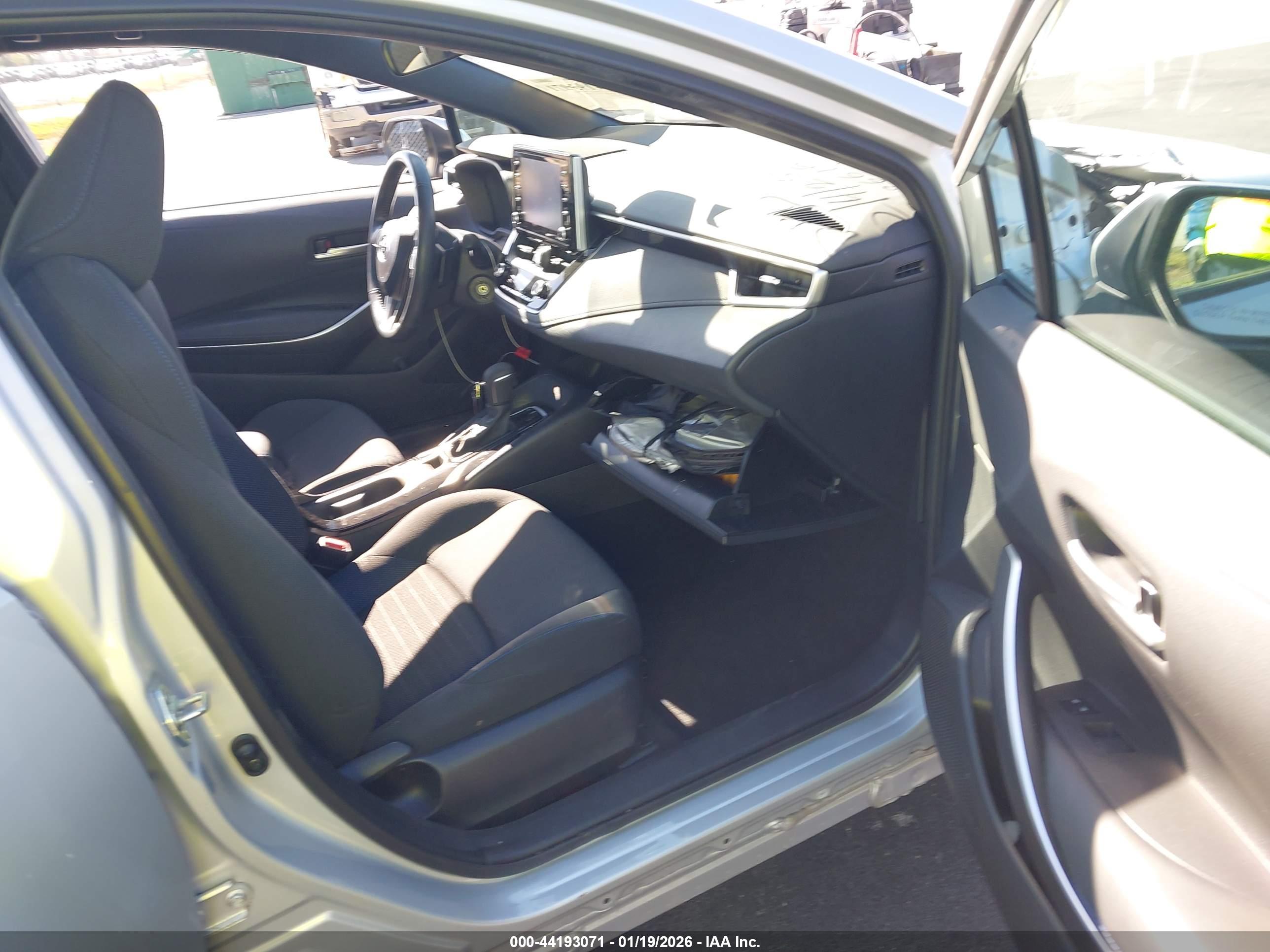 TOYOTA COROLLA image 5