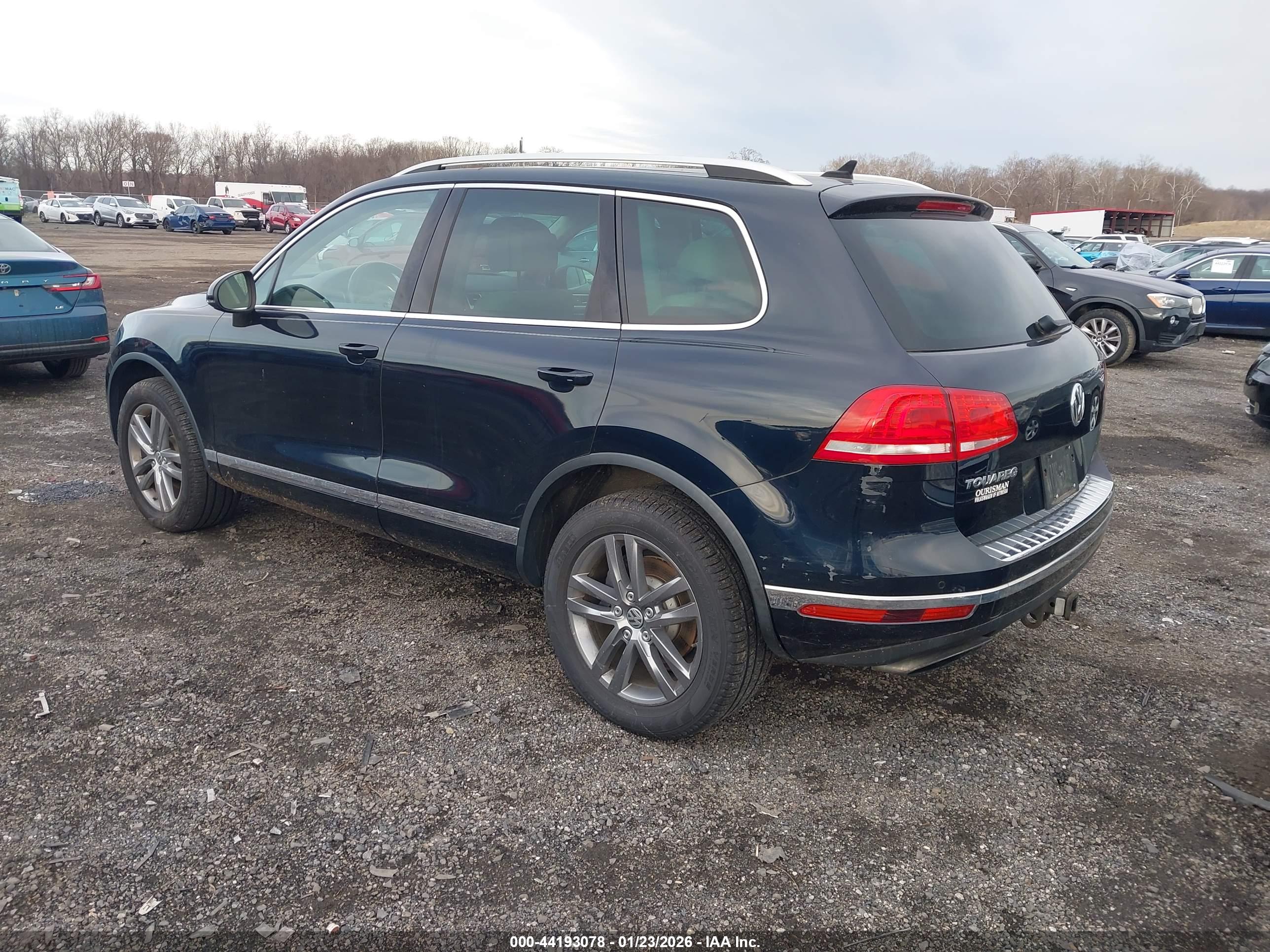 VOLKSWAGEN TOUAREG image 3