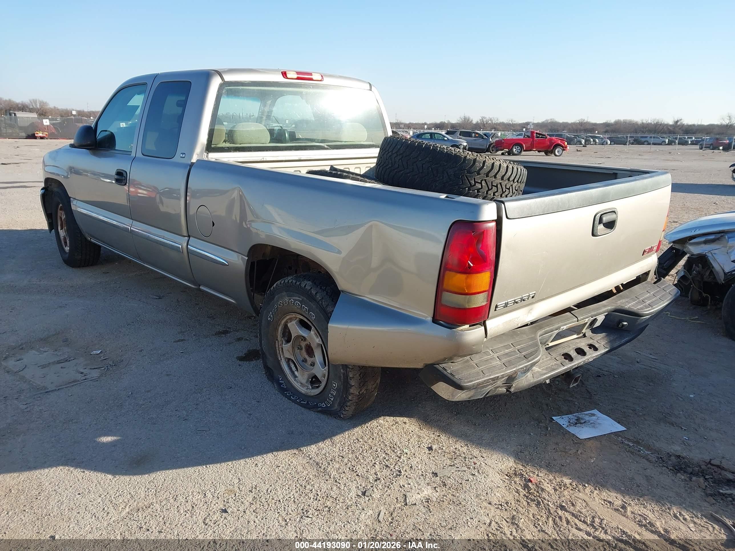 GMC SIERRA image 3