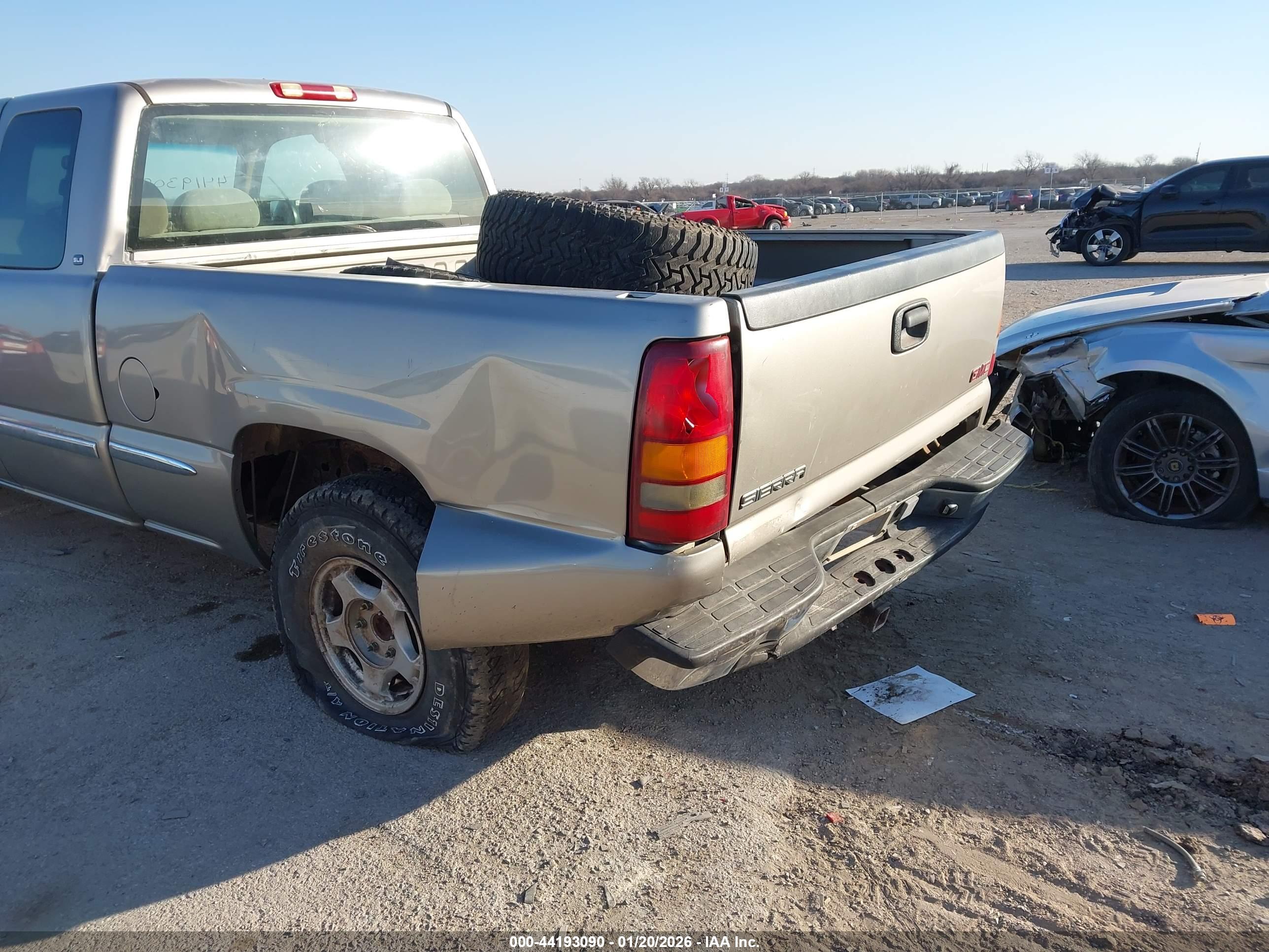 GMC SIERRA image 6