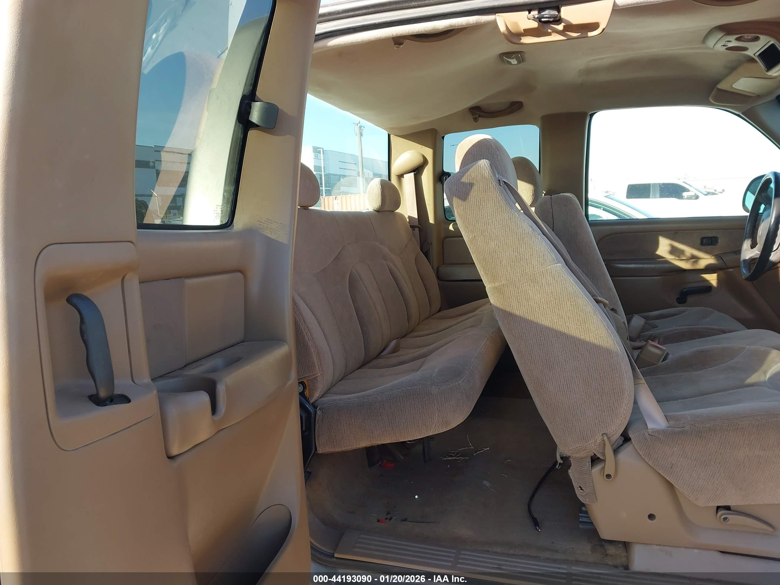 GMC SIERRA image 8