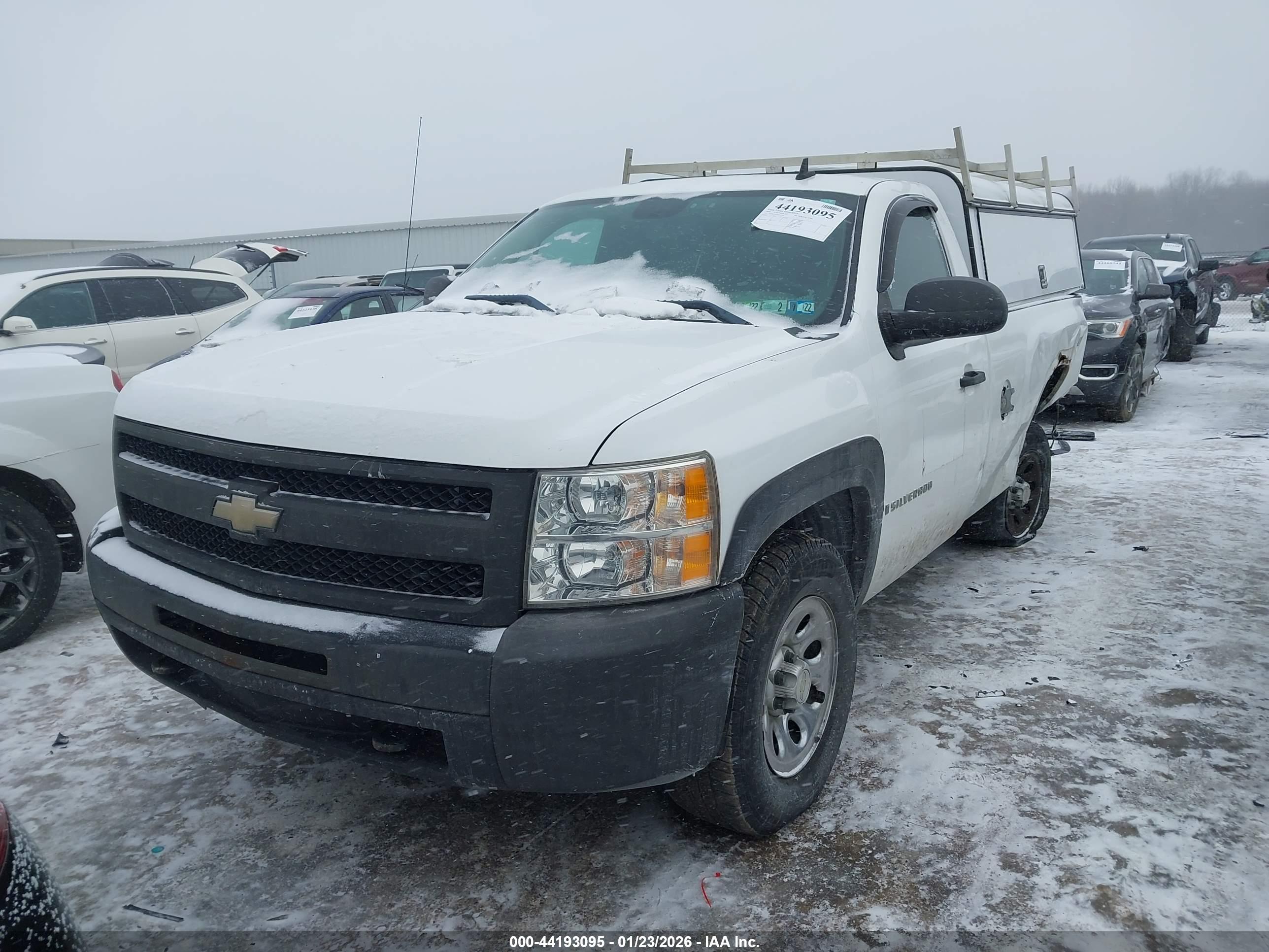 CHEVROLET SILVERADO image 2