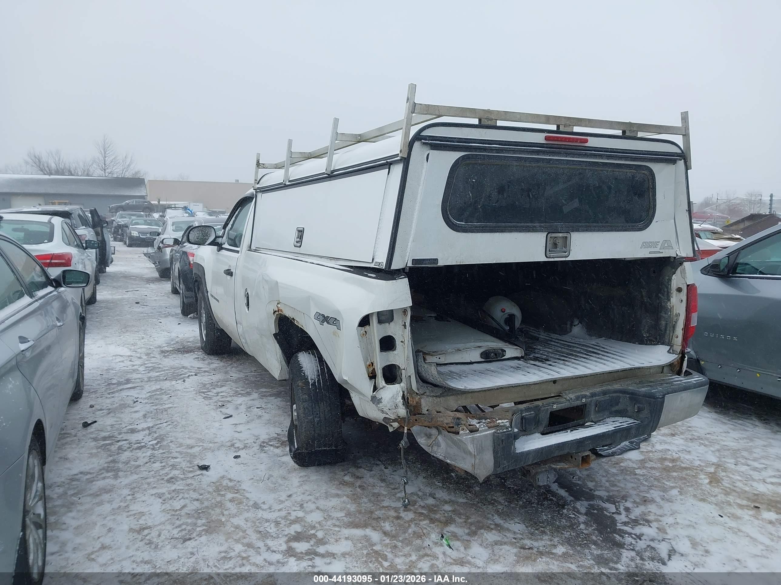 CHEVROLET SILVERADO image 3