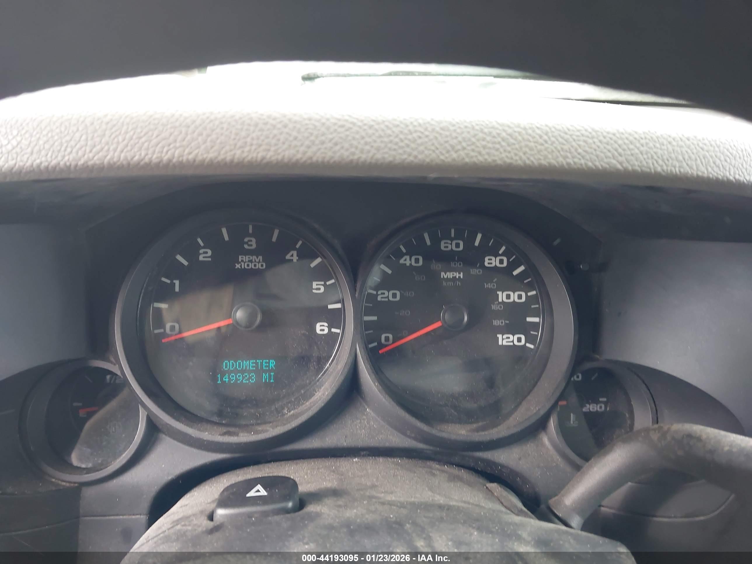 CHEVROLET SILVERADO image 7