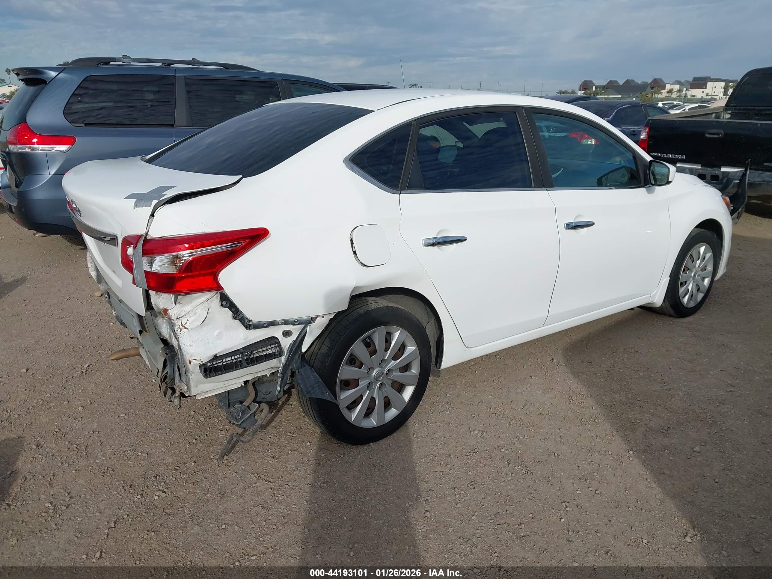 NISSAN SENTRA image 4
