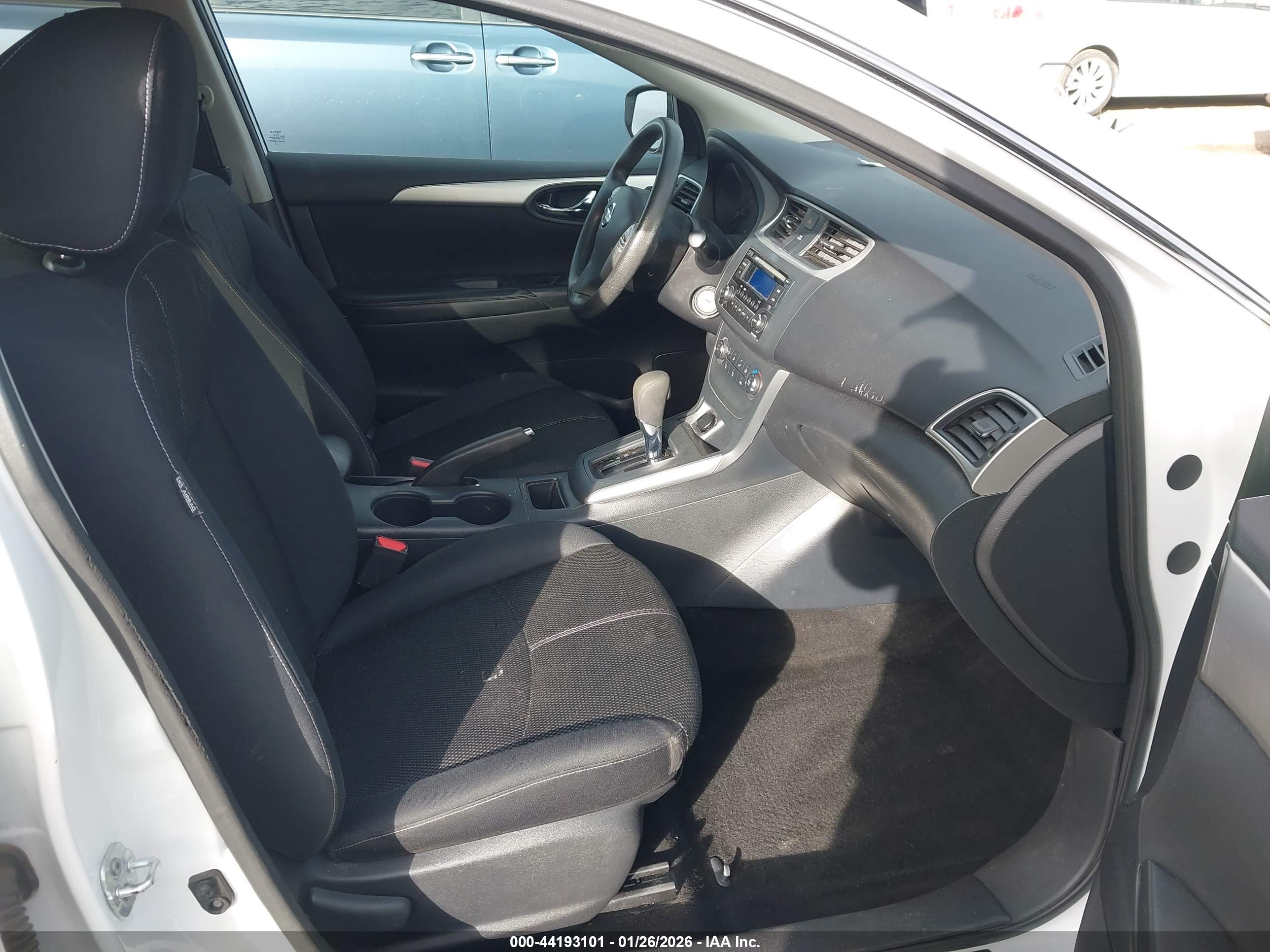 NISSAN SENTRA image 5